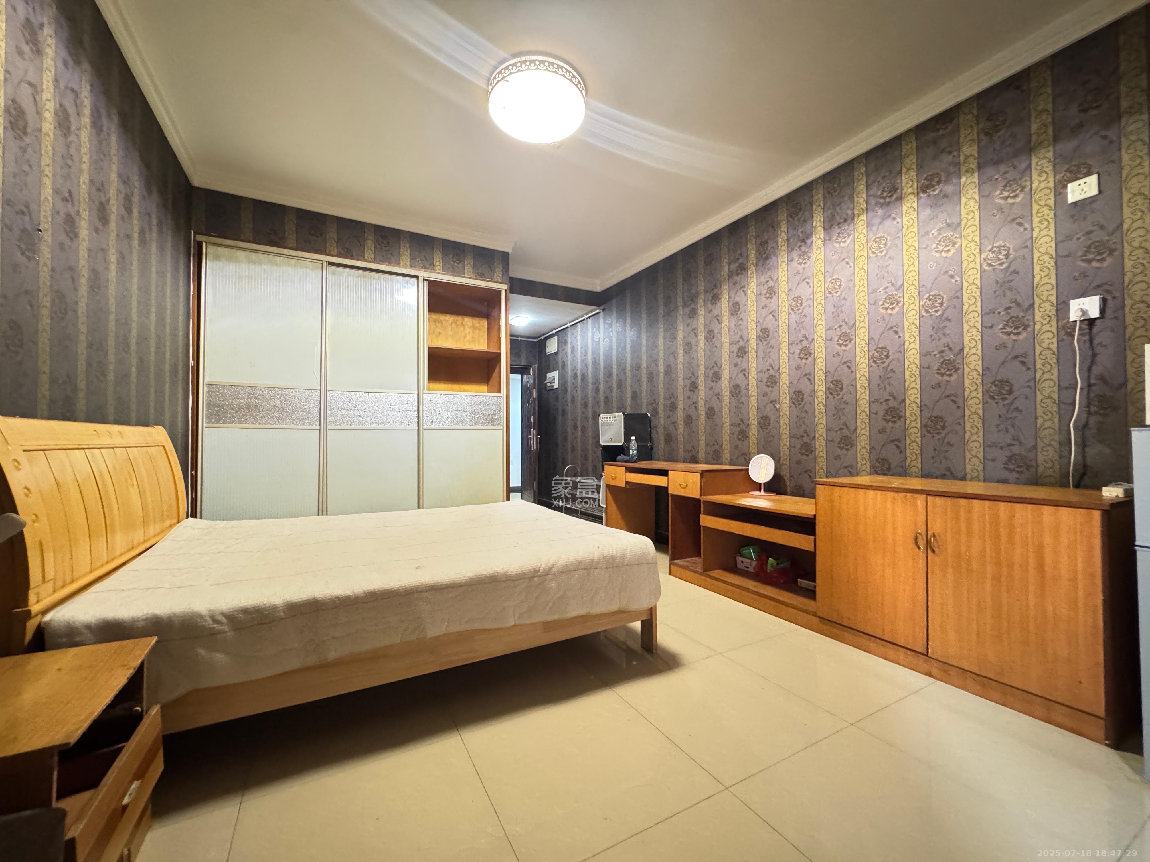 芙蓉同发  1室1厅1卫    1500.0元/月室内图