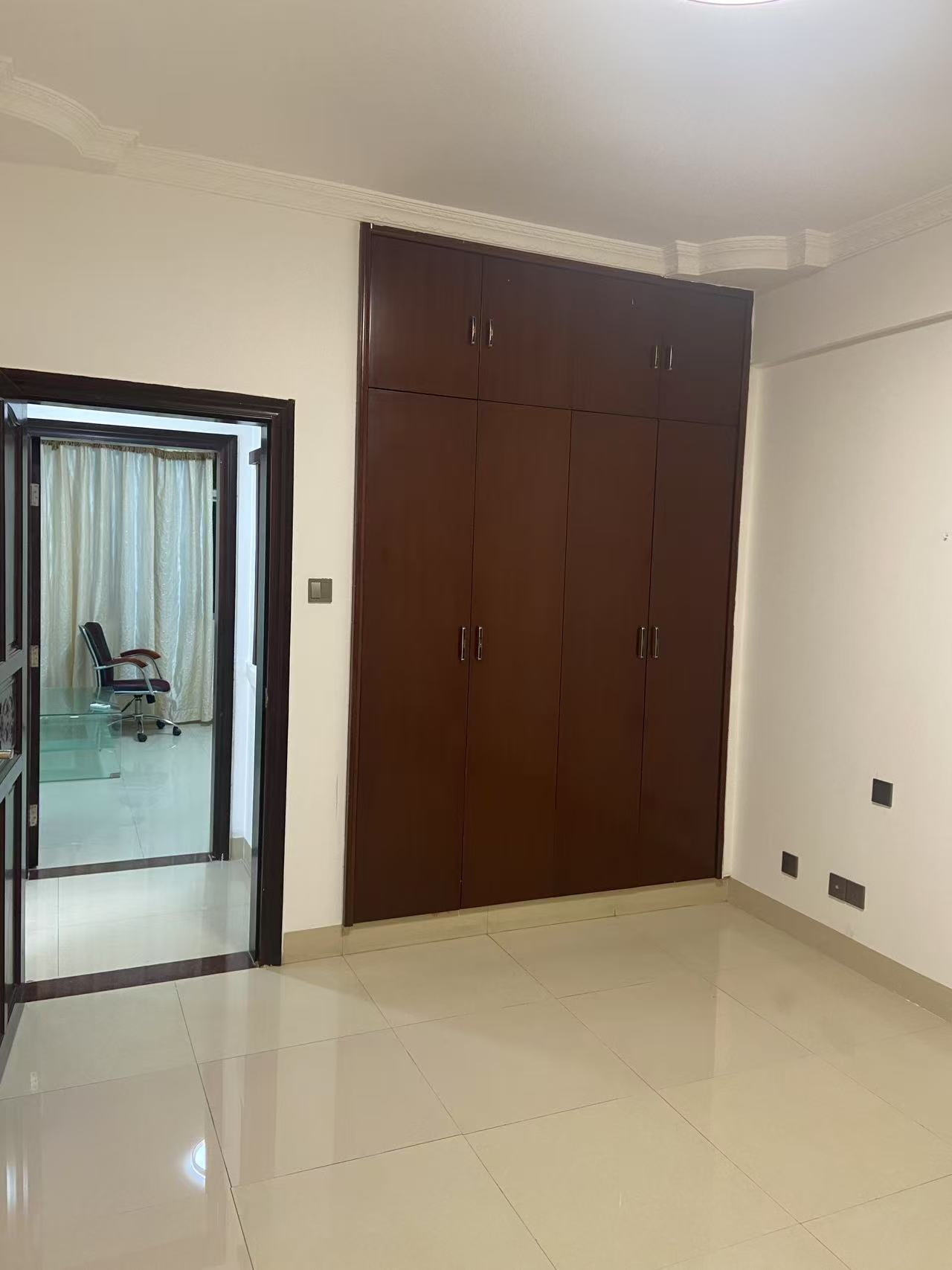 农垦一供大院  3室2厅2卫    2300.0元/月 农垦一供大院  3室2厅2卫    2300.0元/月室内图