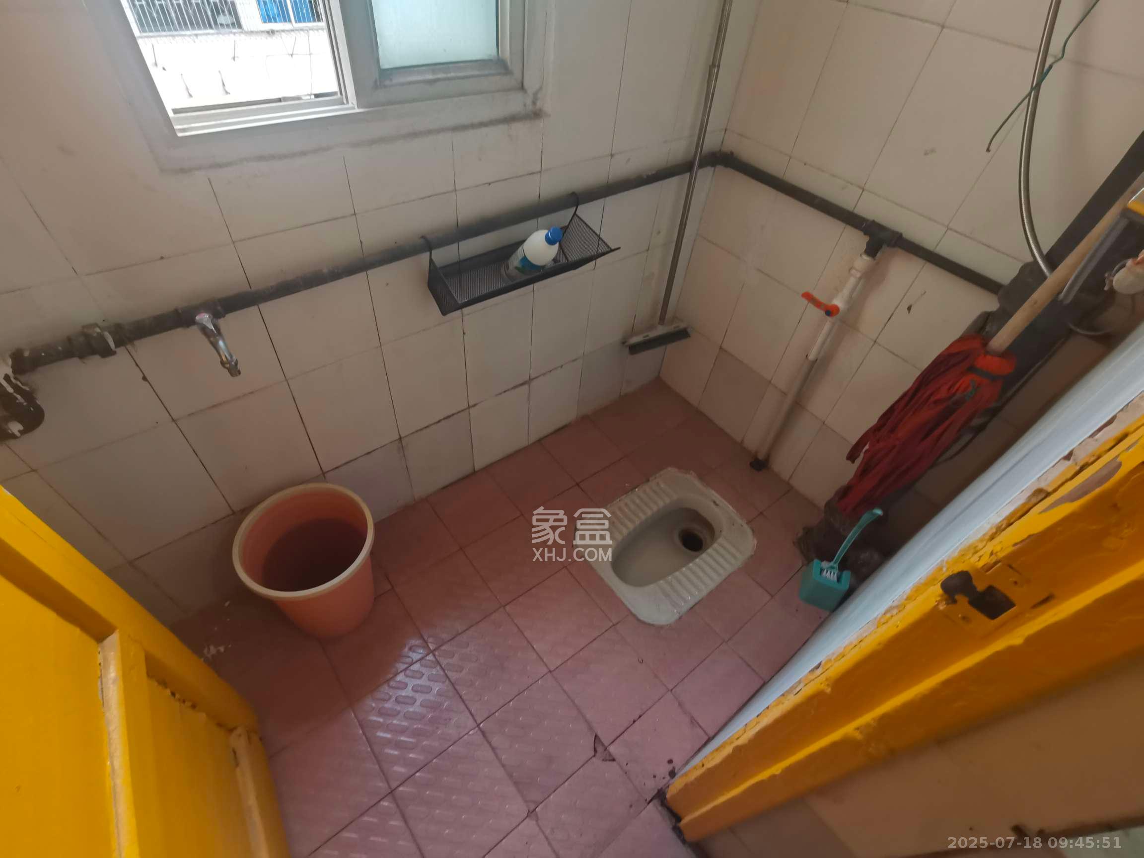 红旗社区  2室1厅1卫   1700.00元/月室内图