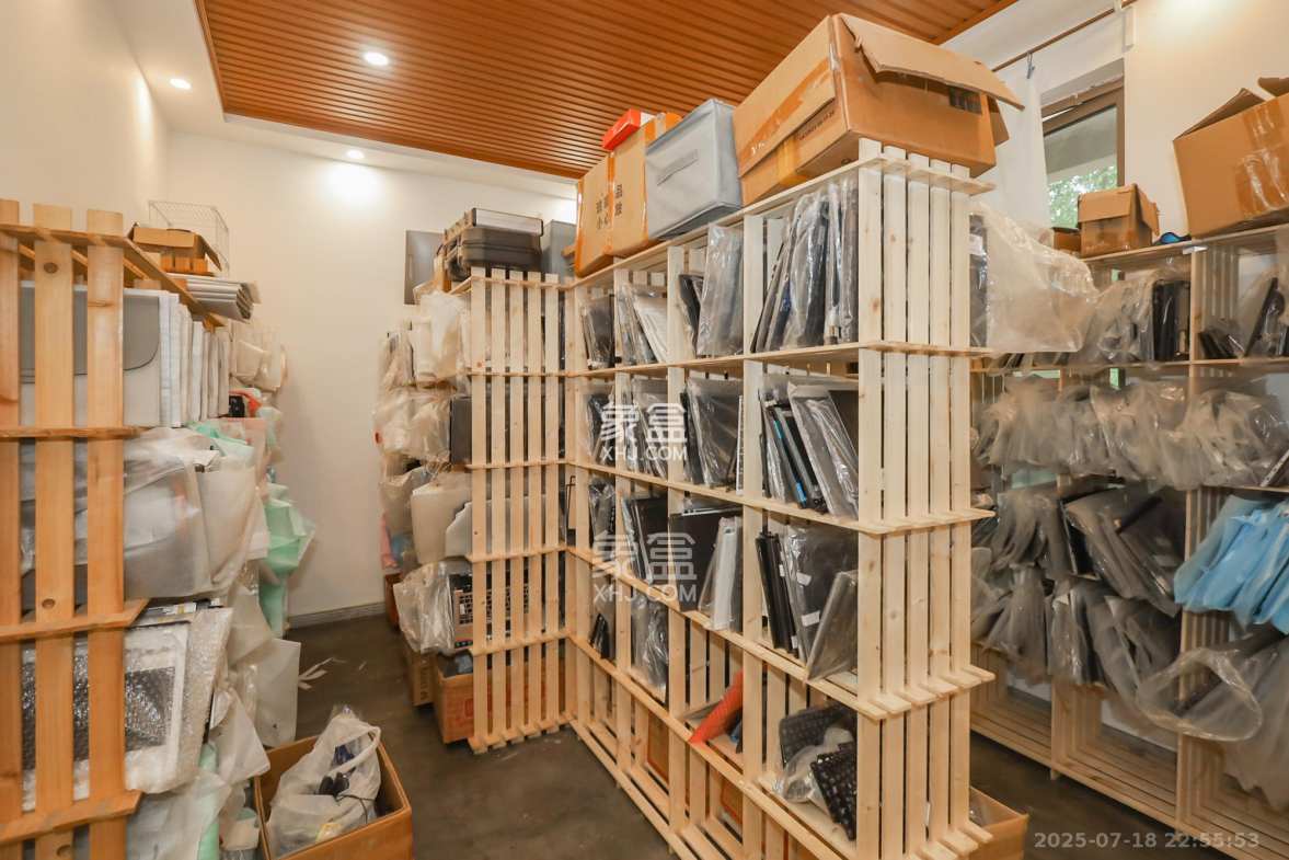 世茂铂翠湾二期  4室2厅1卫    229.0万 世茂铂翠湾二期  4室2厅1卫    229.0万卧室