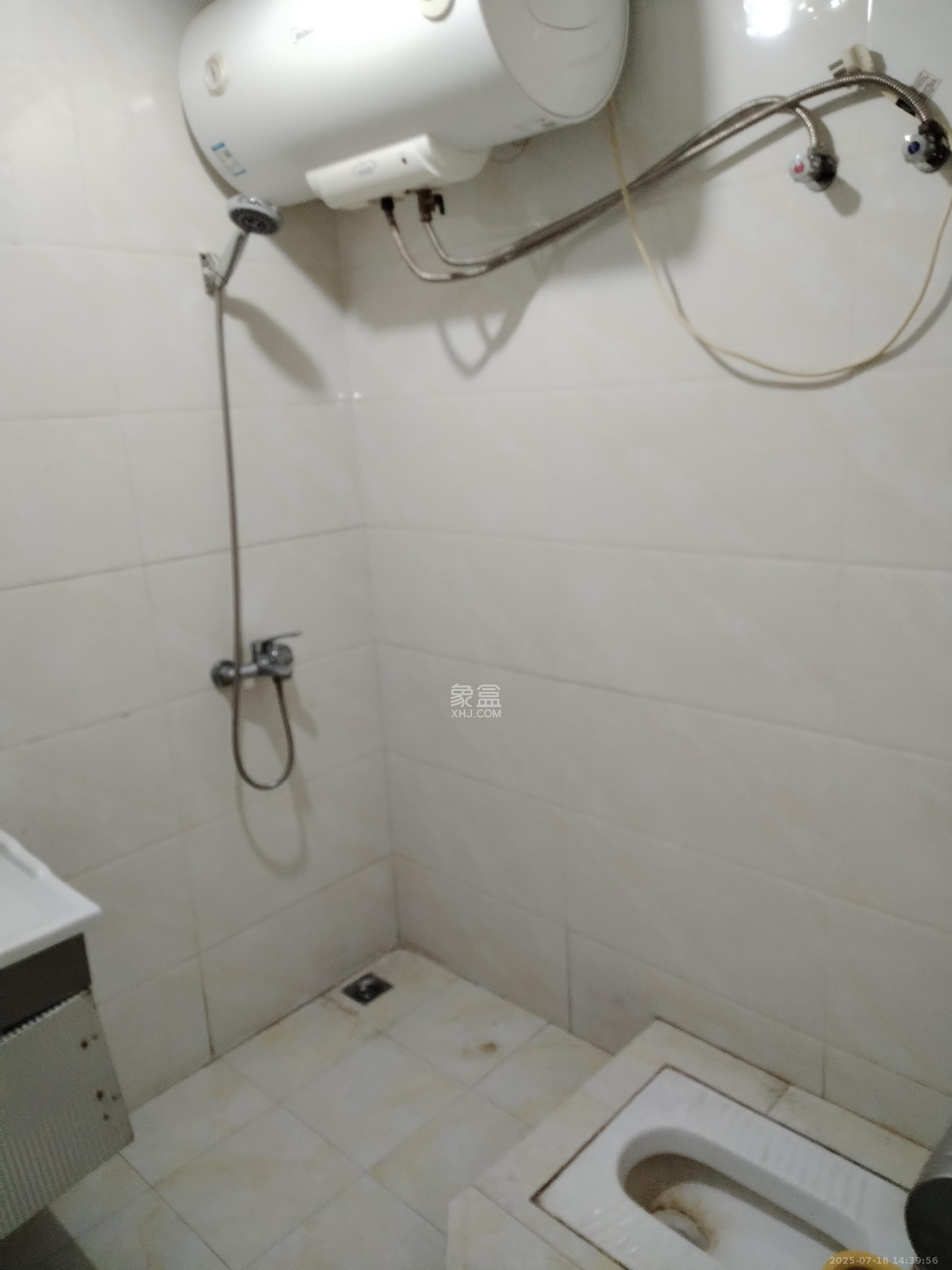 钰龙天下二期(钰龙佳园) 1室0厅1卫 1300.0元/月 钰龙天下二期(钰龙佳园) 1室0厅1卫 1300.0元/月室内图