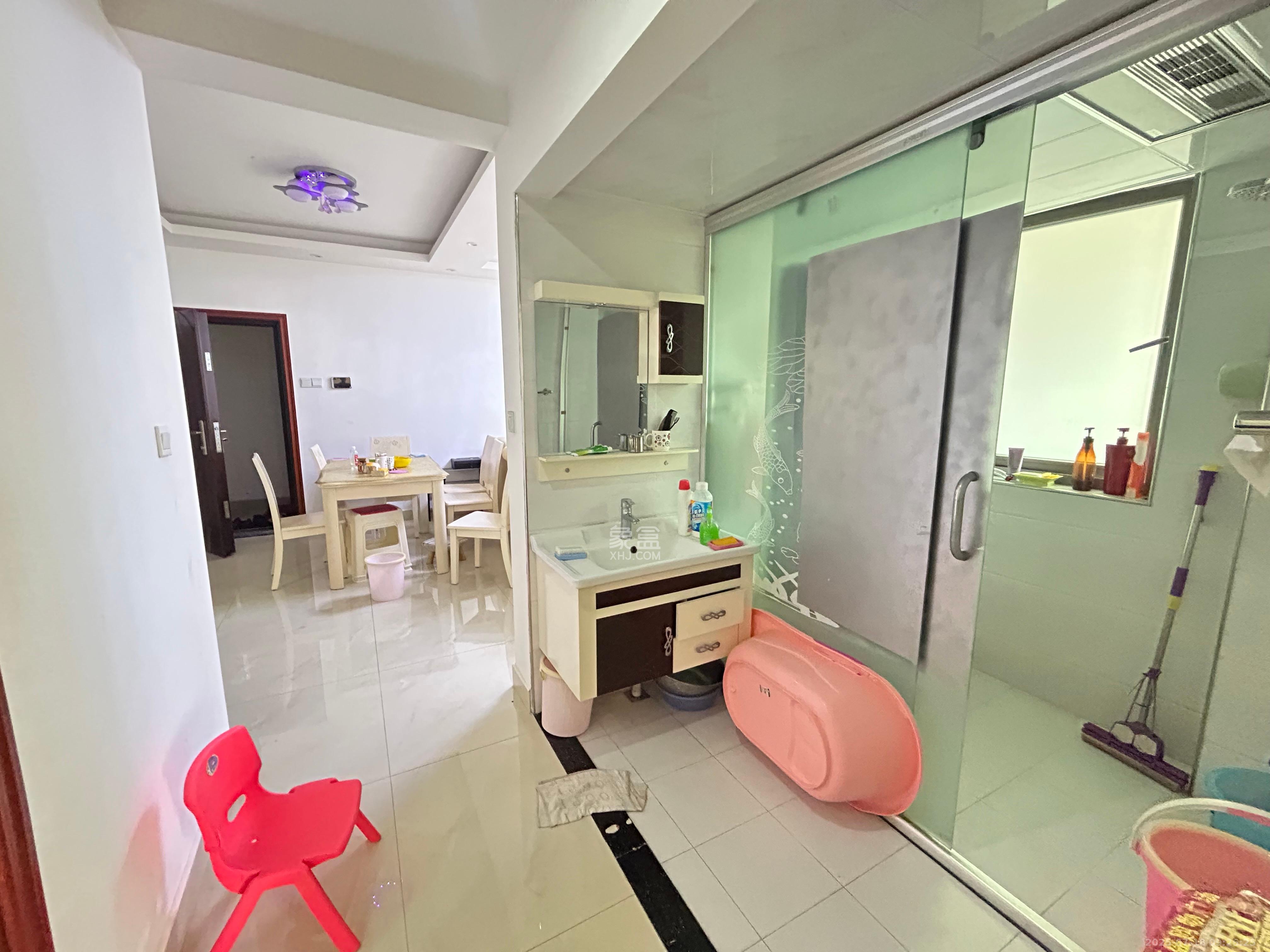 怡海星城 3室2厅2卫 2200.0元/月 怡海星城 3室2厅2卫 2200.0元/月室内图