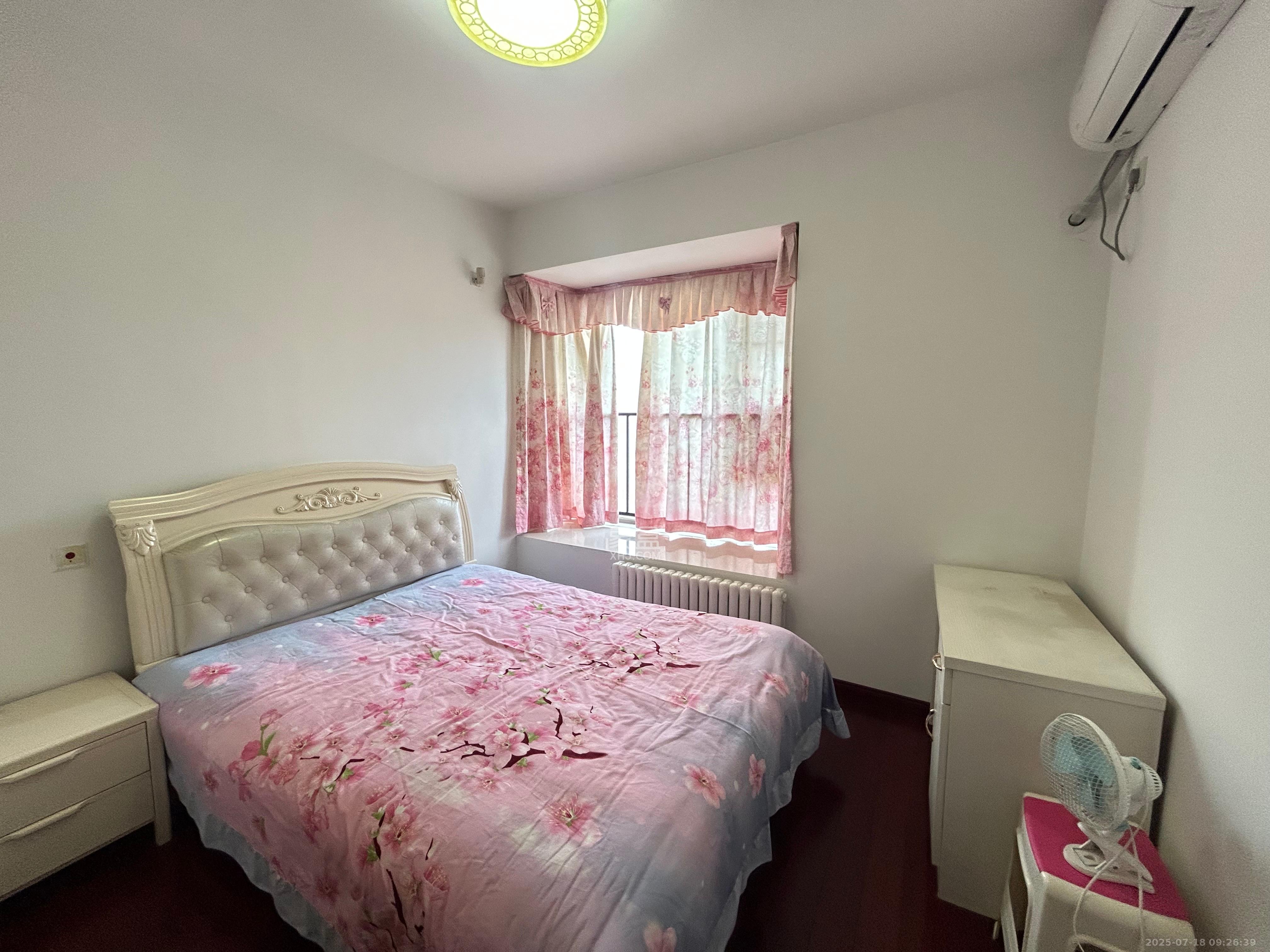 怡海星城 3室2厅2卫 2200.0元/月 怡海星城 3室2厅2卫 2200.0元/月室内图