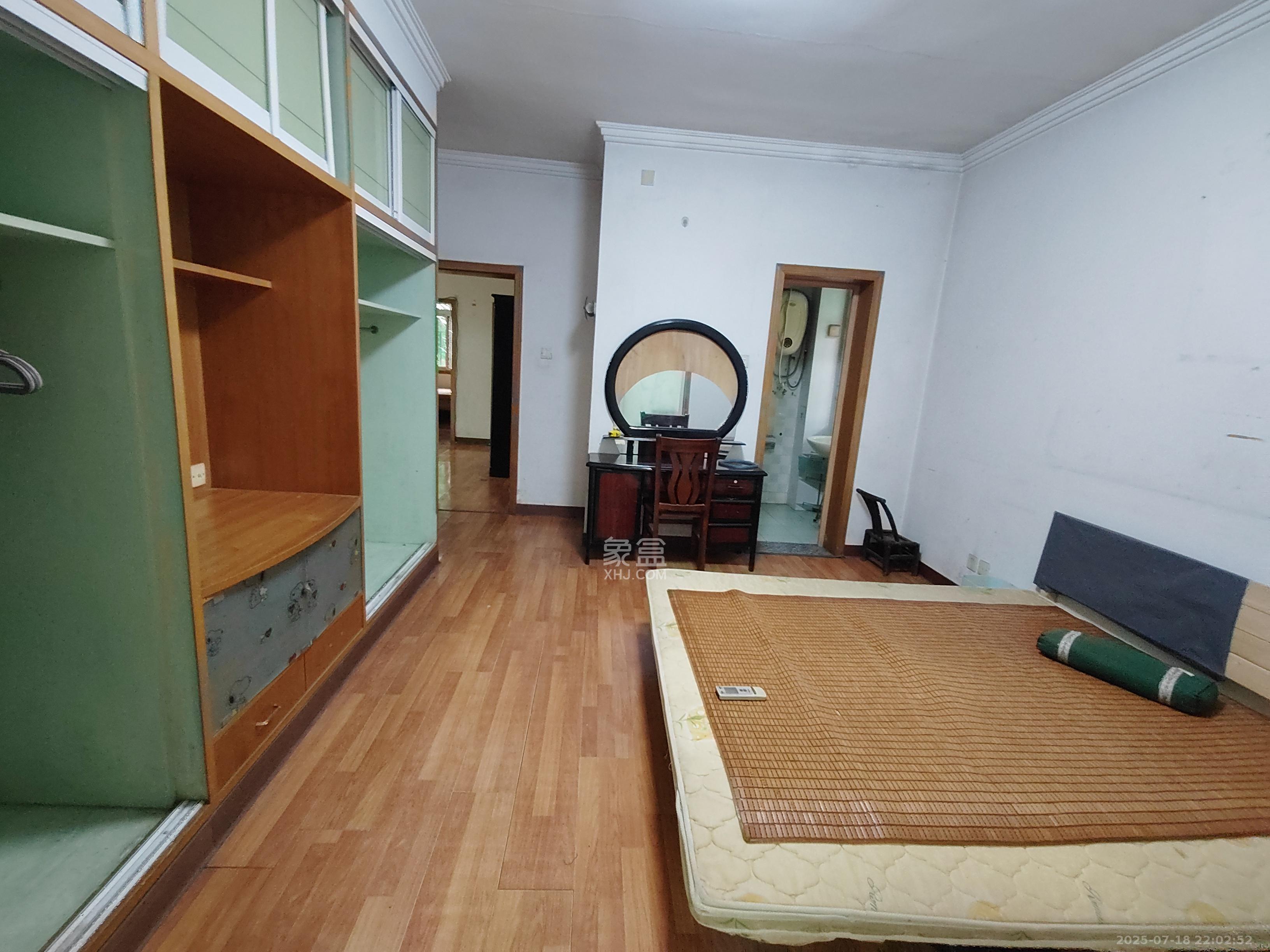 欣安小区  4室2厅2卫    1800.0元/月 欣安小区  4室2厅2卫    1800.0元/月室内图