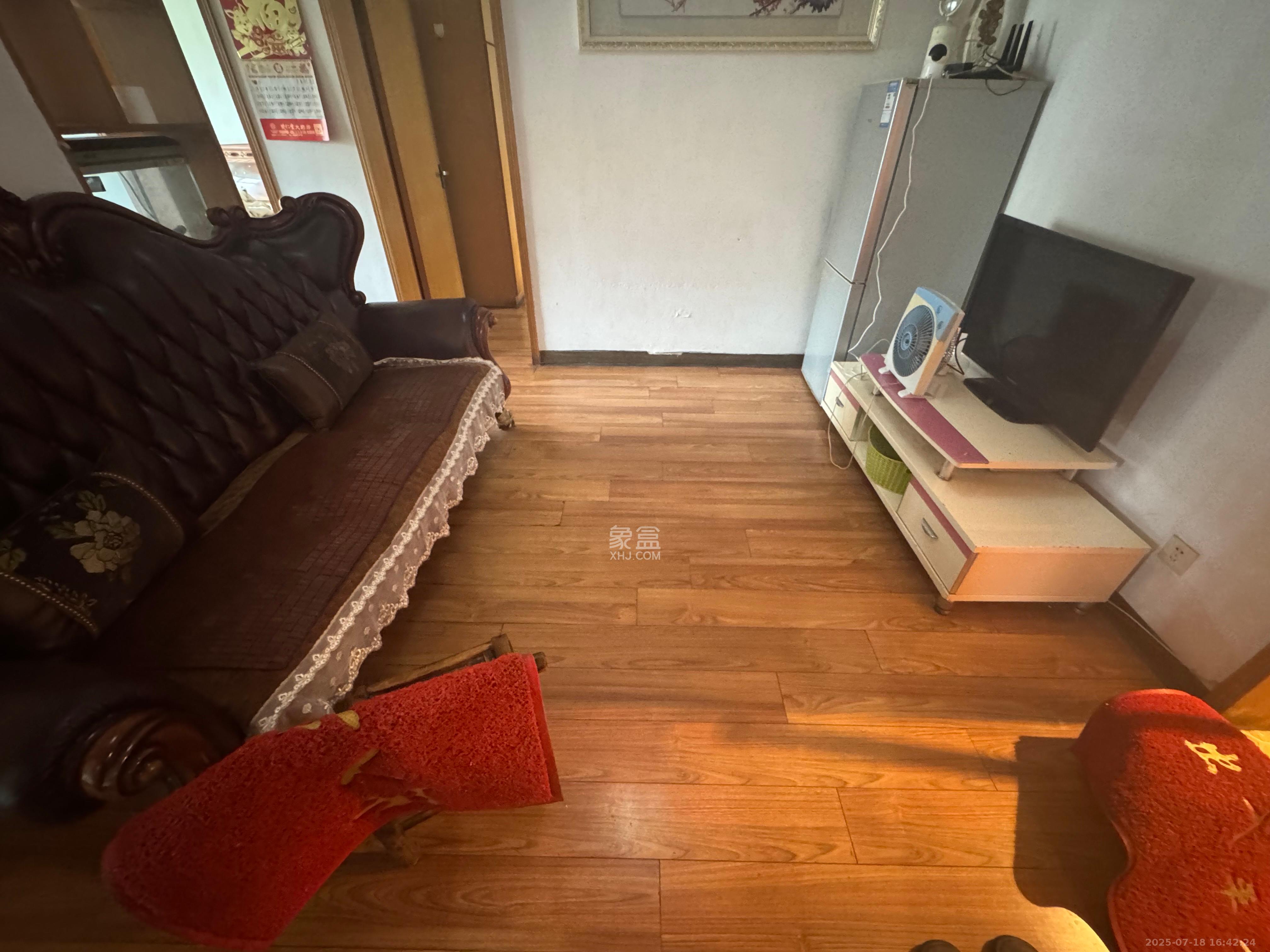 德馨园  3室2厅1卫    1400.0元/月 德馨园  3室2厅1卫    1400.0元/月室内图