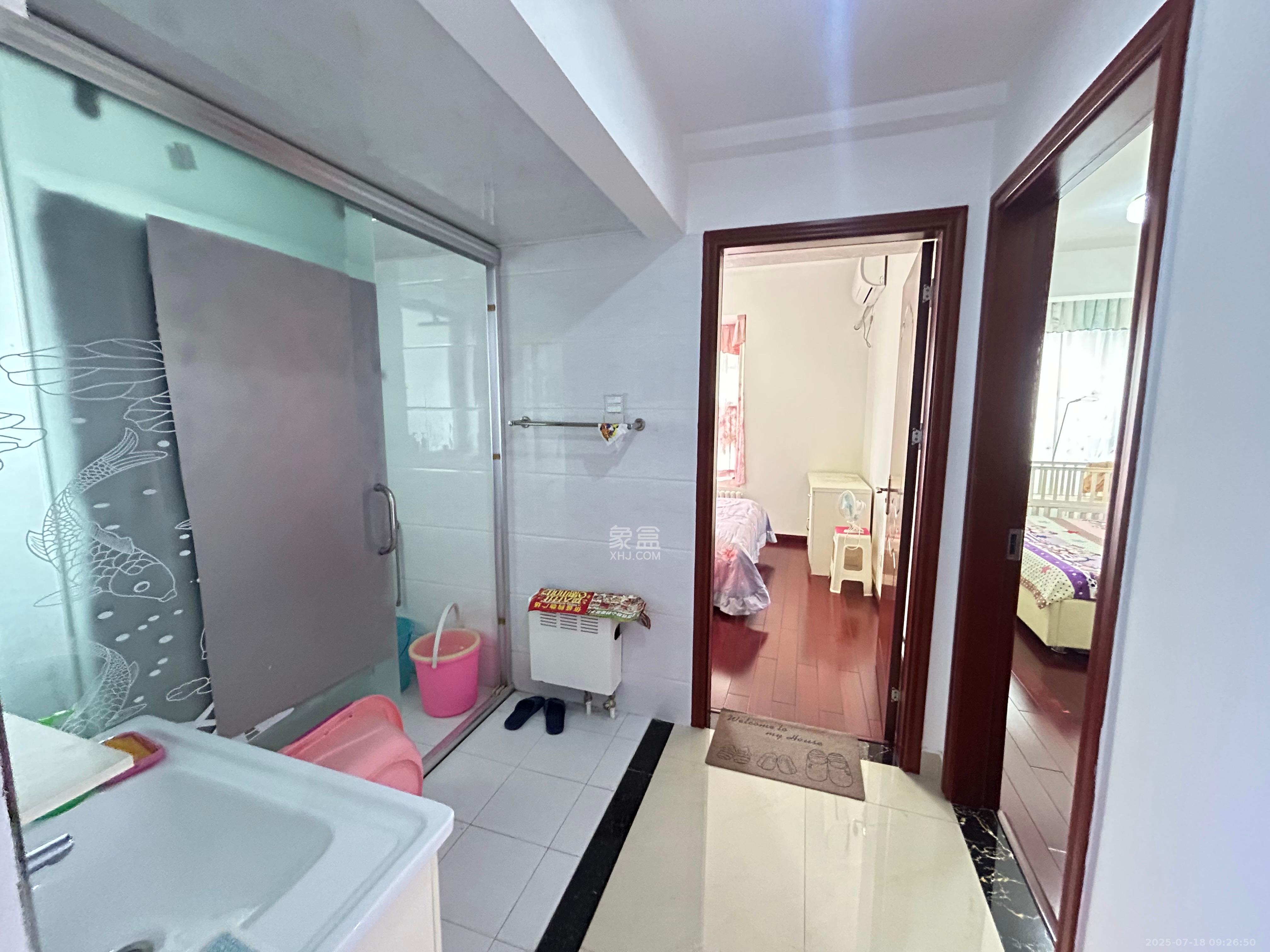 怡海星城 3室2厅2卫 2200.0元/月 怡海星城 3室2厅2卫 2200.0元/月室内图