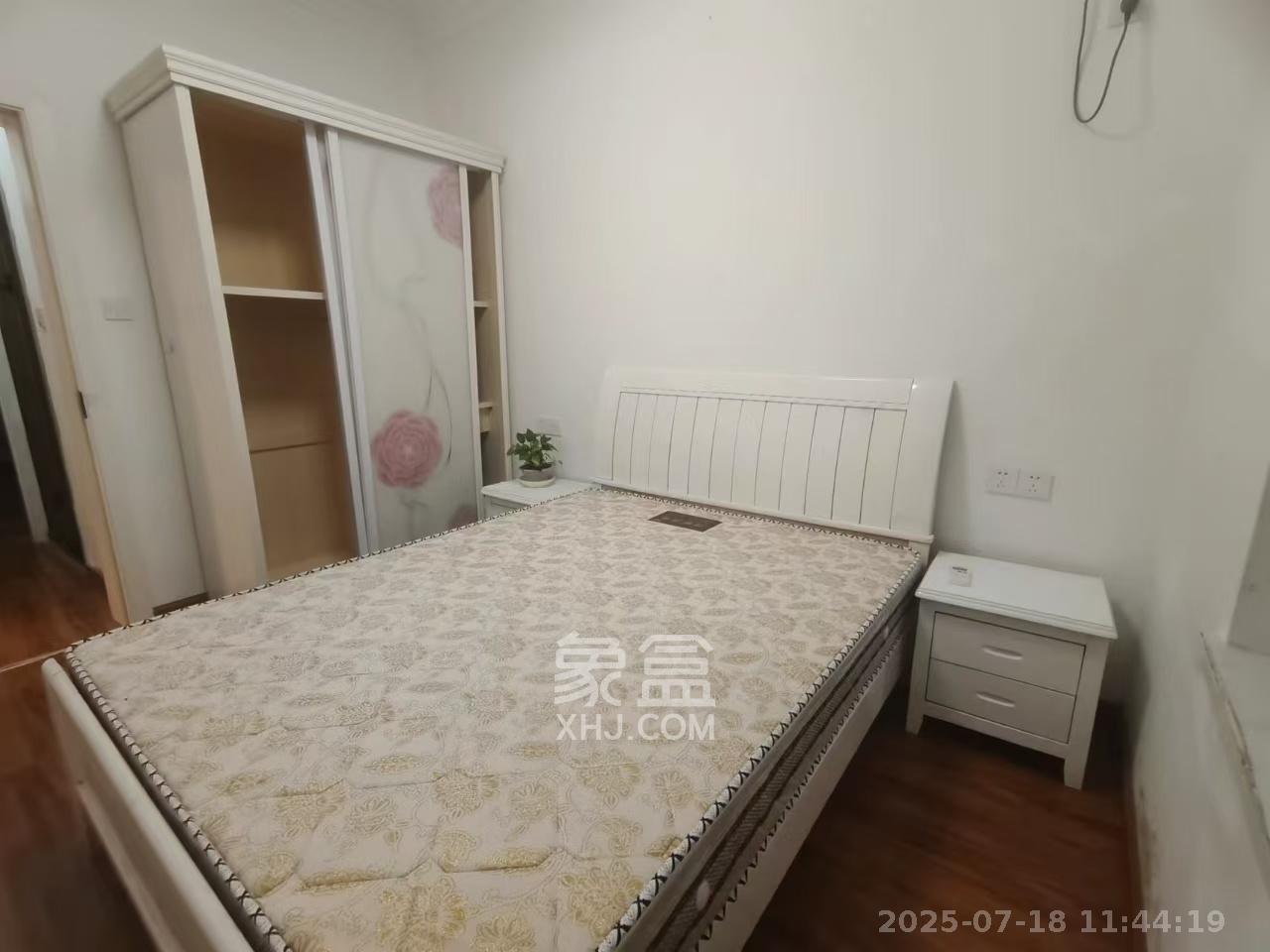 洋湖时代  3室2厅1卫    2000.0元/月 洋湖时代  3室2厅1卫    2000.0元/月室内图