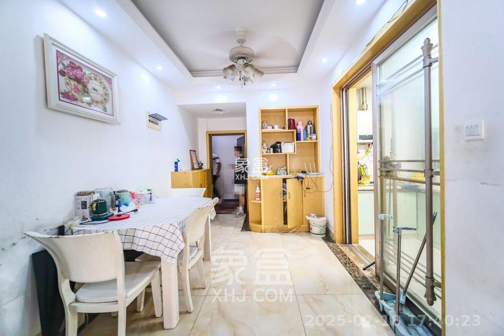 花样年华 3室2厅1卫 2200.0元/月 花样年华 3室2厅1卫 2200.0元/月室内图