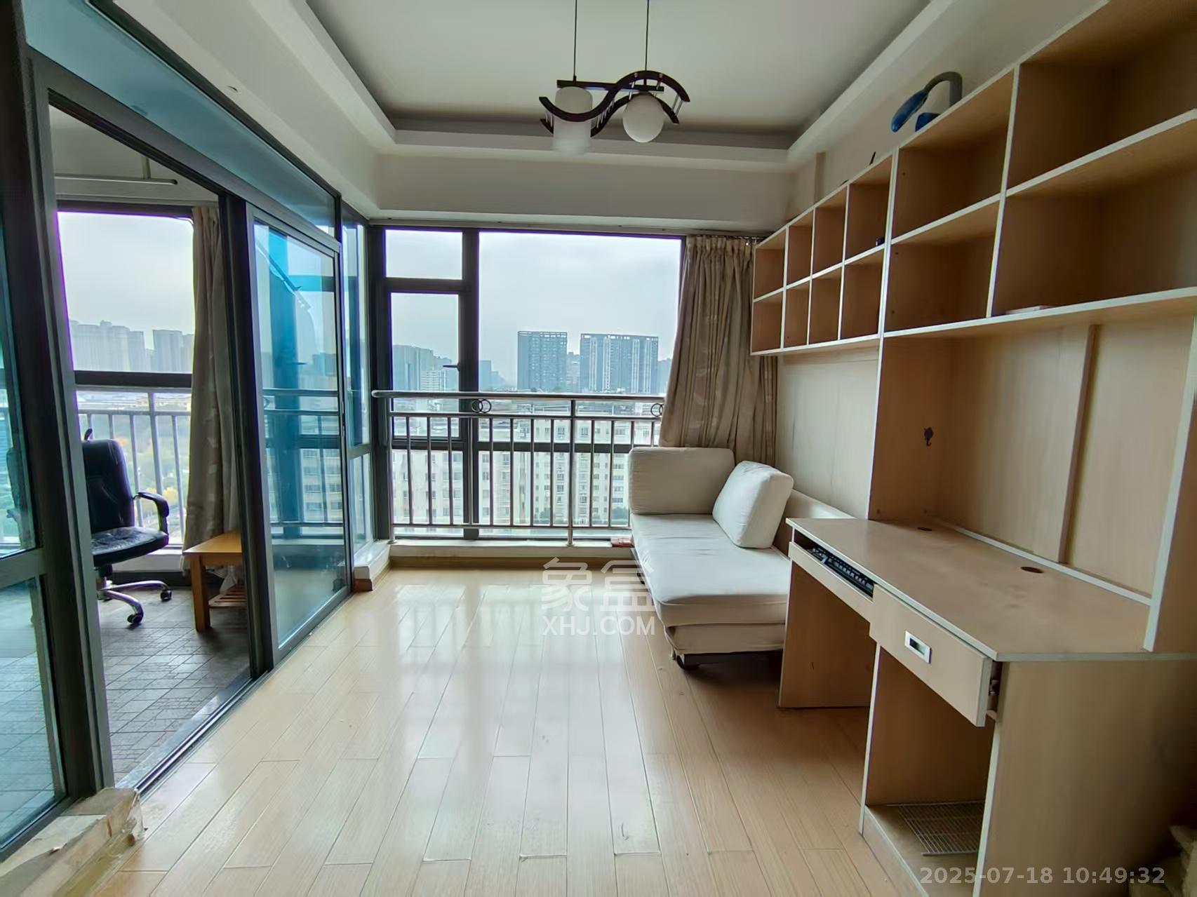 BOBO天下城(CTA财富中心) 2室2厅1卫 2400.0元/月 BOBO天下城(CTA财富中心) 2室2厅1卫 2400.0元/月室内图