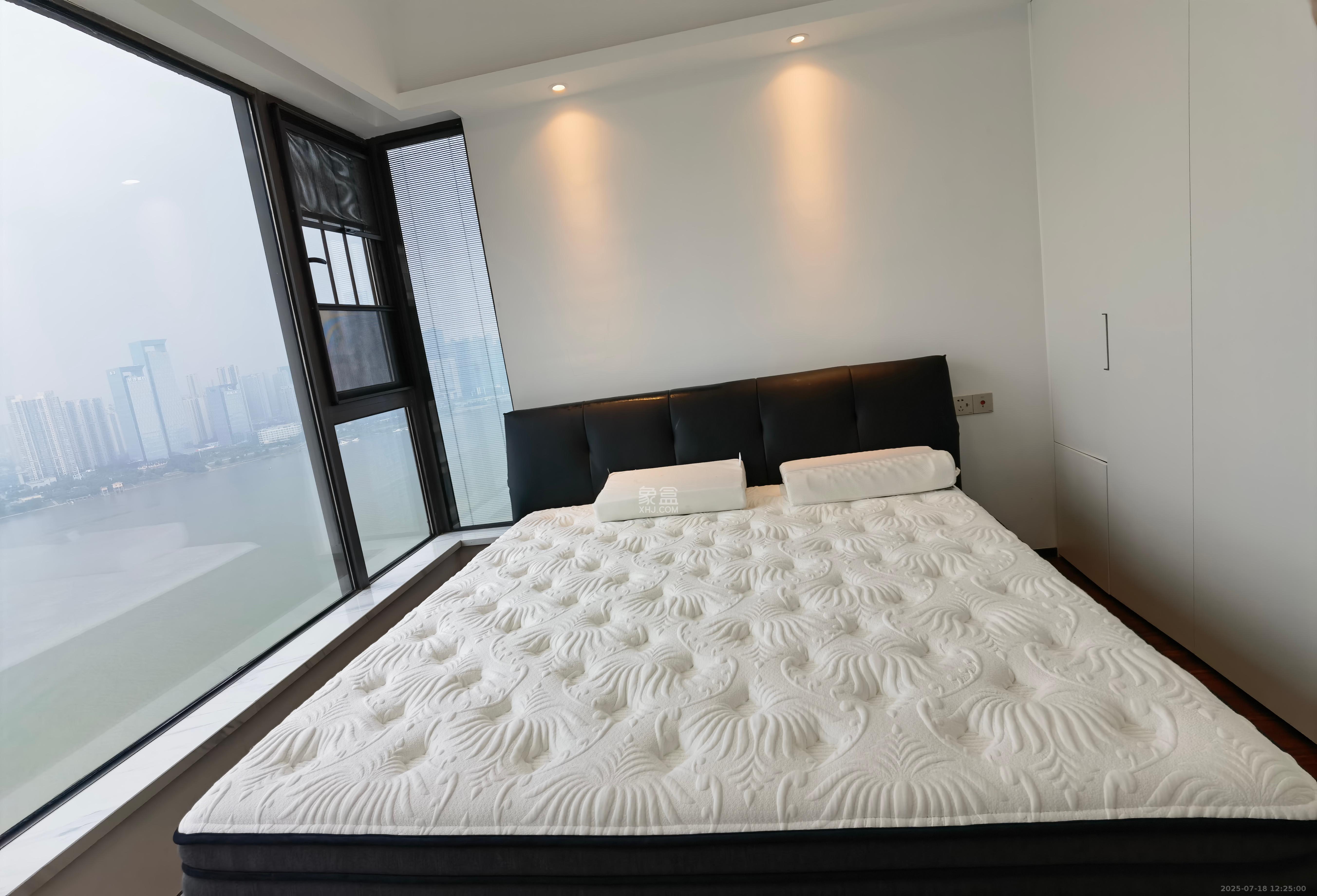 北辰瀚江府  3室2厅2卫    8800.0元/月室内图