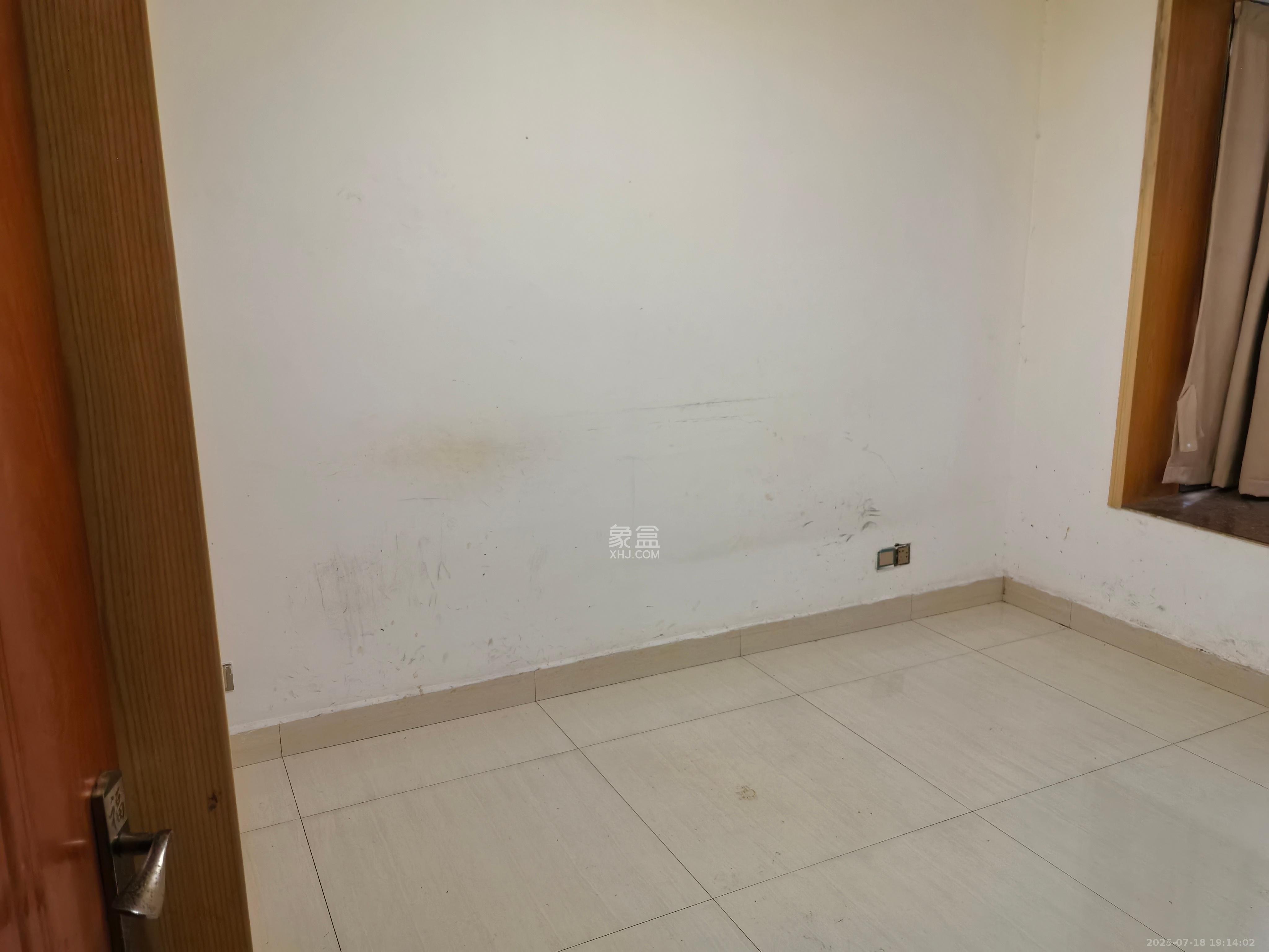 锦湘国际星城三期(锦绣苑) 2室1厅1卫 1800.0元/月 锦湘国际星城三期(锦绣苑) 2室1厅1卫 1800.0元/月室内图