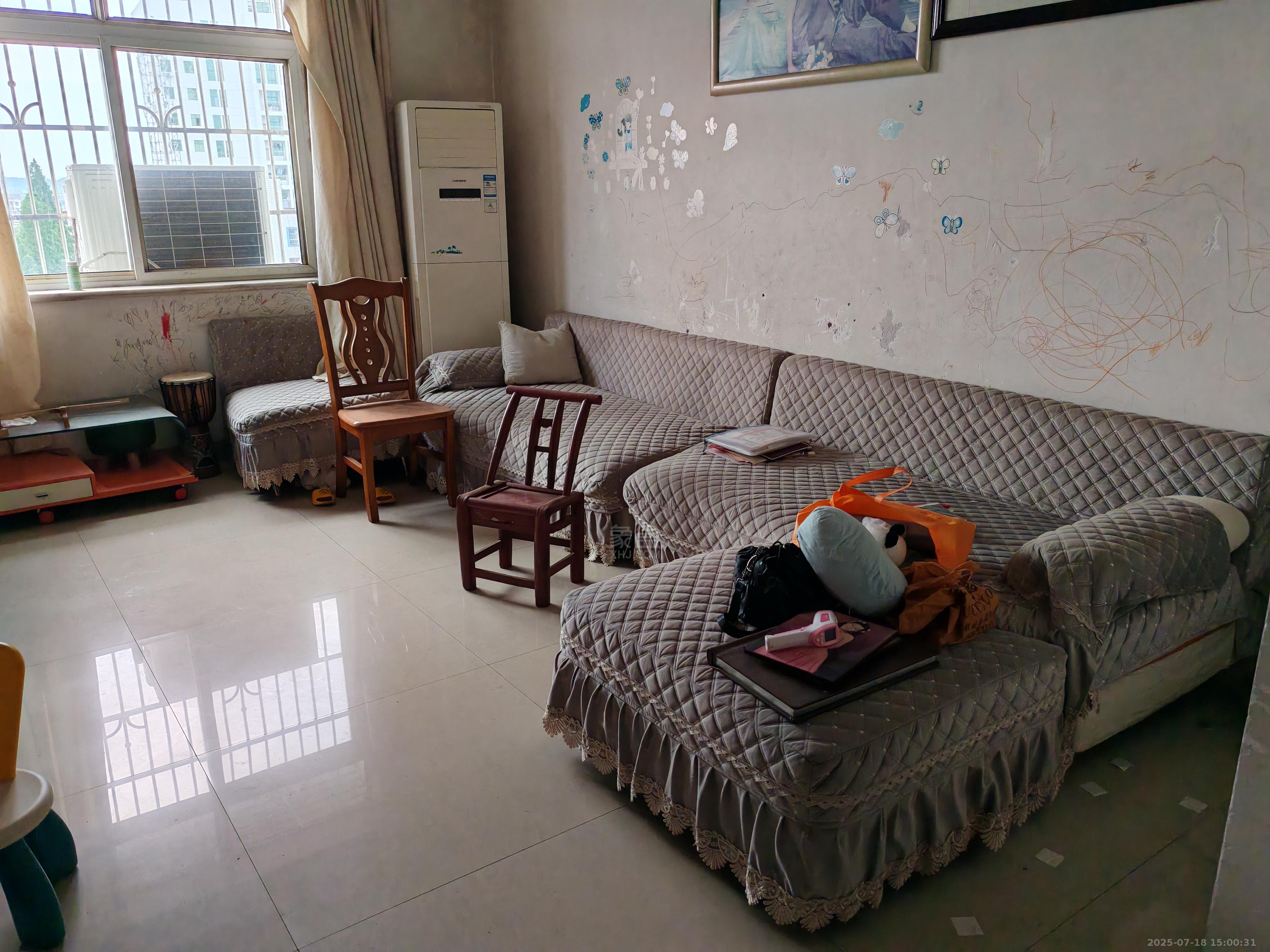 桥梁厂二区  3室2厅2卫    1500.0元/月 桥梁厂二区  3室2厅2卫    1500.0元/月室内图