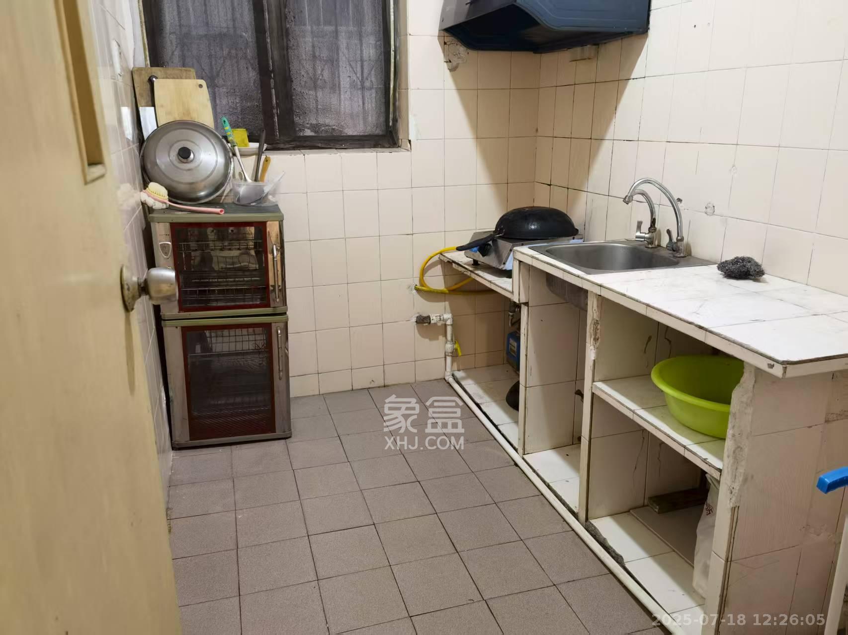 新富城  4室1厅1卫    2600.0元/月 新富城  4室1厅1卫    2600.0元/月室内图