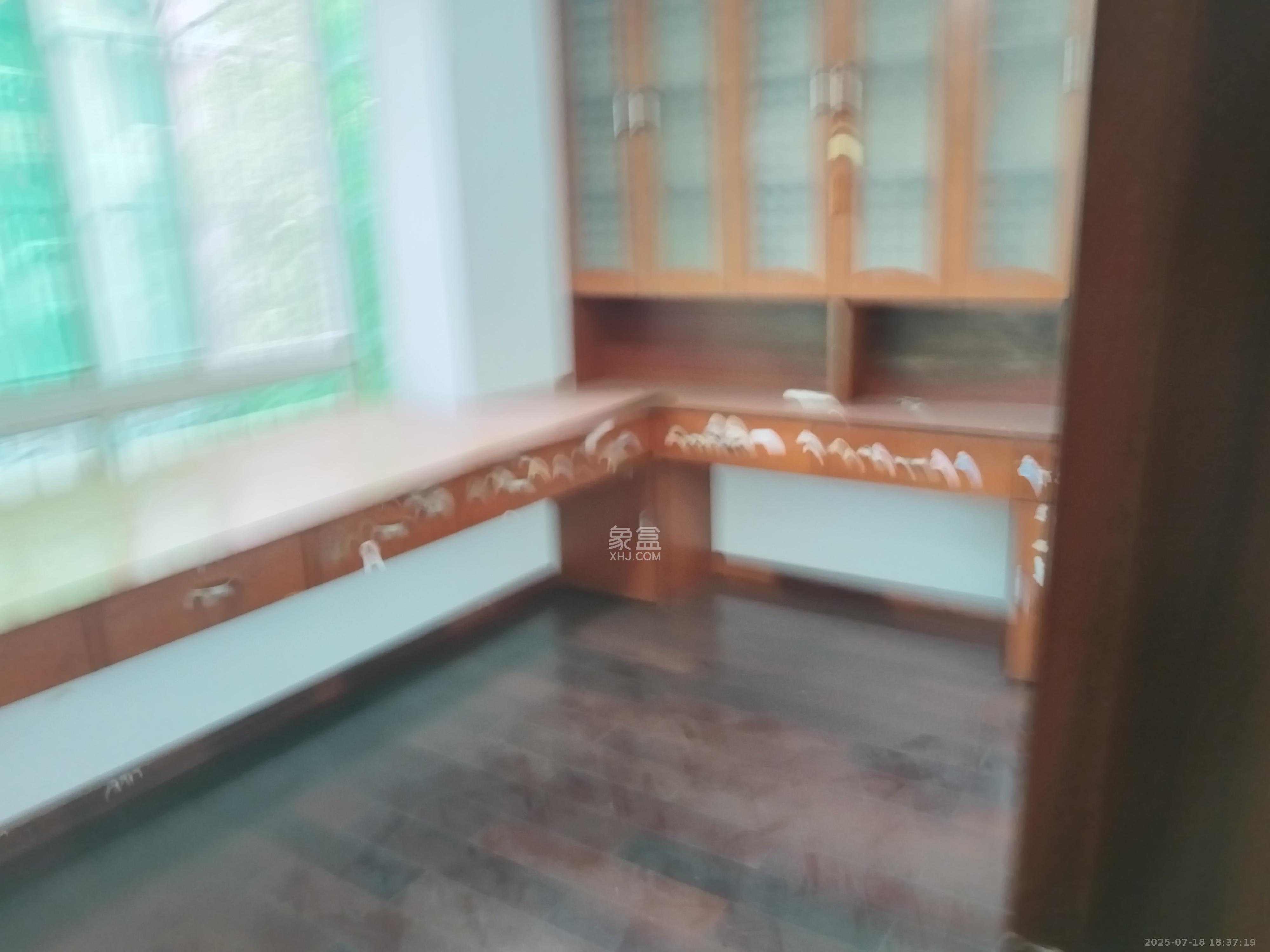 广厦新苑 4室2厅2卫 2800.0元/月 广厦新苑 4室2厅2卫 2800.0元/月室内图