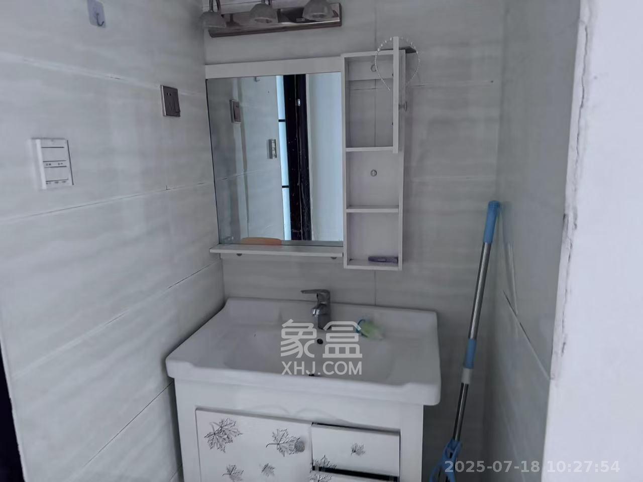 丰源国际  2室2厅1卫    1400.0元/月 丰源国际  2室2厅1卫    1400.0元/月室内图