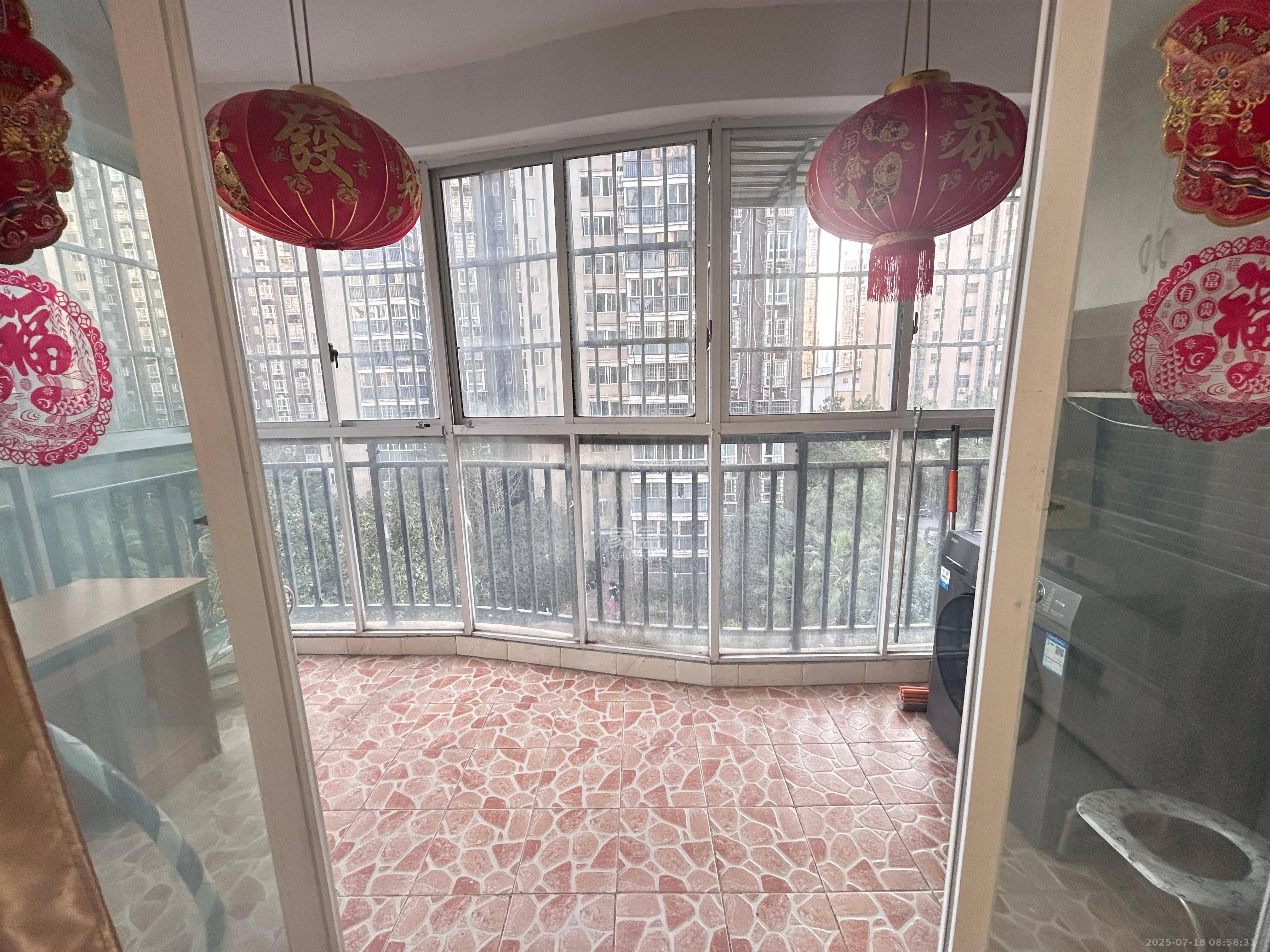 世景华庭  2室2厅1卫   1700.00元/月室内图