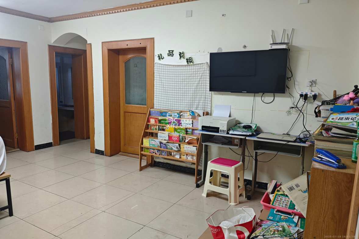 水泵厂宿舍  2室2厅1卫    1800.0元/月 水泵厂宿舍  2室2厅1卫    1800.0元/月室内图