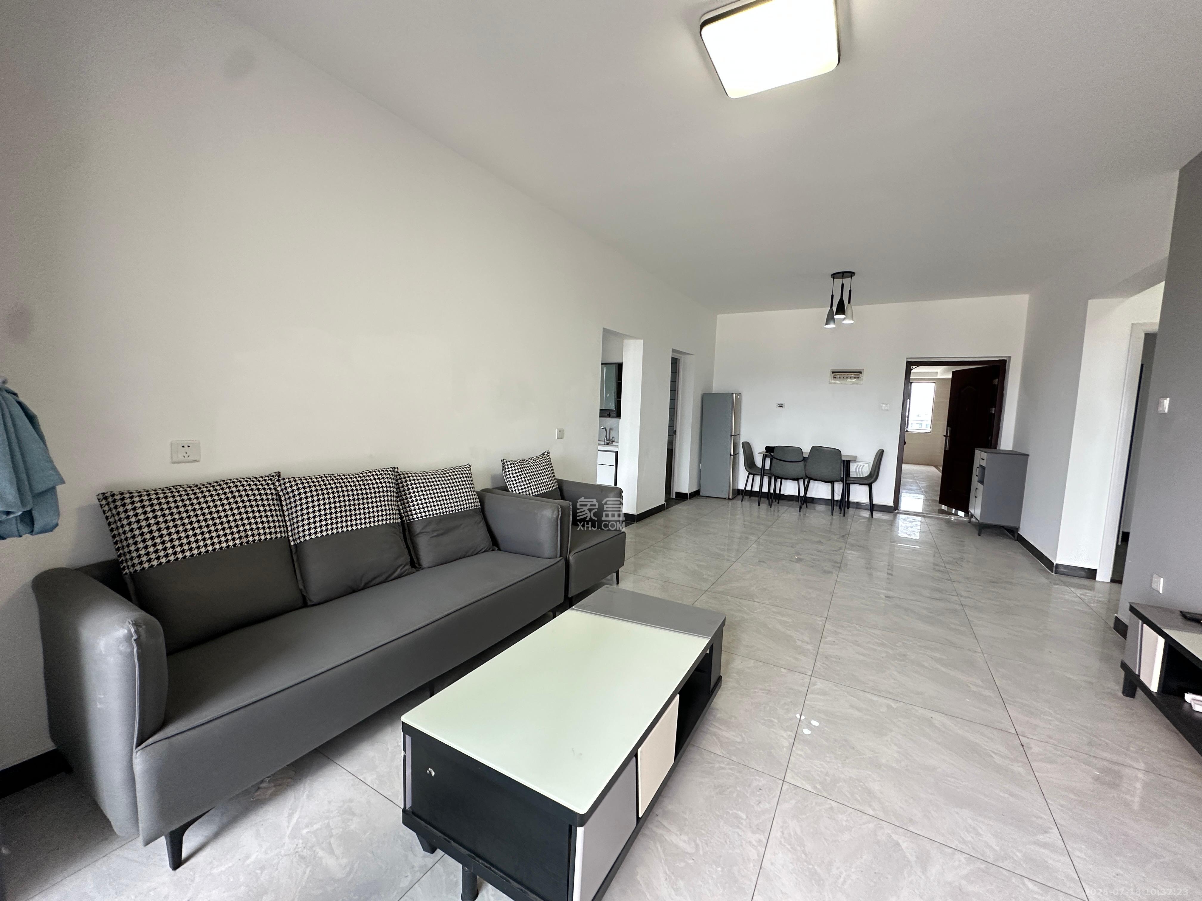 环亚高铁芯城 3室2厅2卫 2700.0元/月 环亚高铁芯城 3室2厅2卫 2700.0元/月室内图