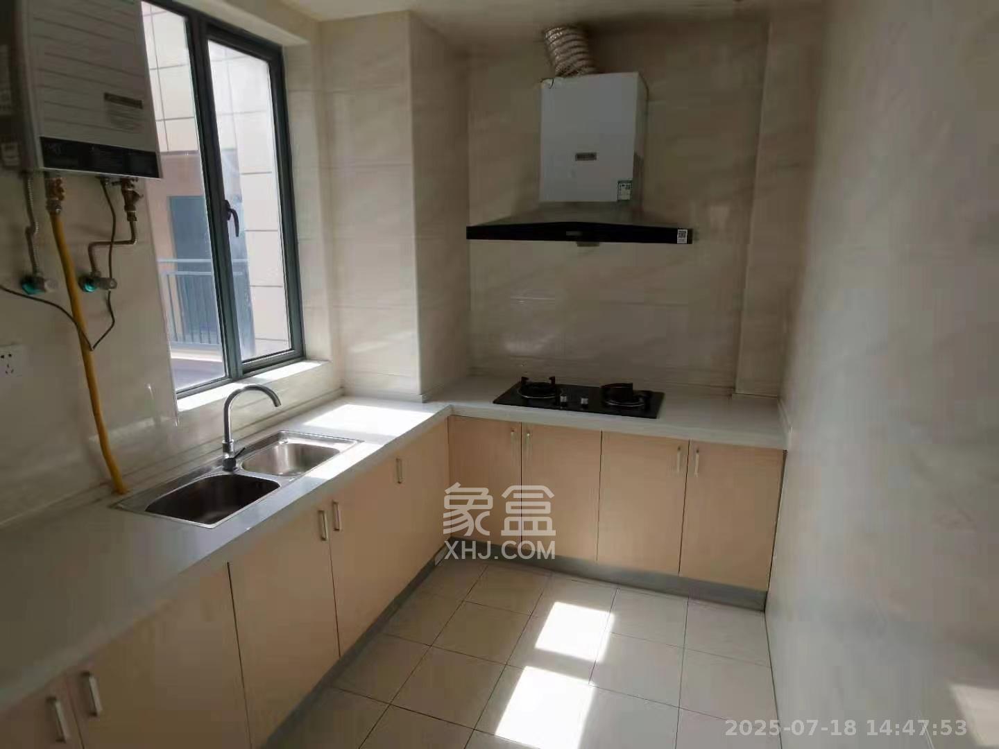 荣盛花语书苑  3室2厅1卫    2500.0元/月 荣盛花语书苑  3室2厅1卫    2500.0元/月室内图