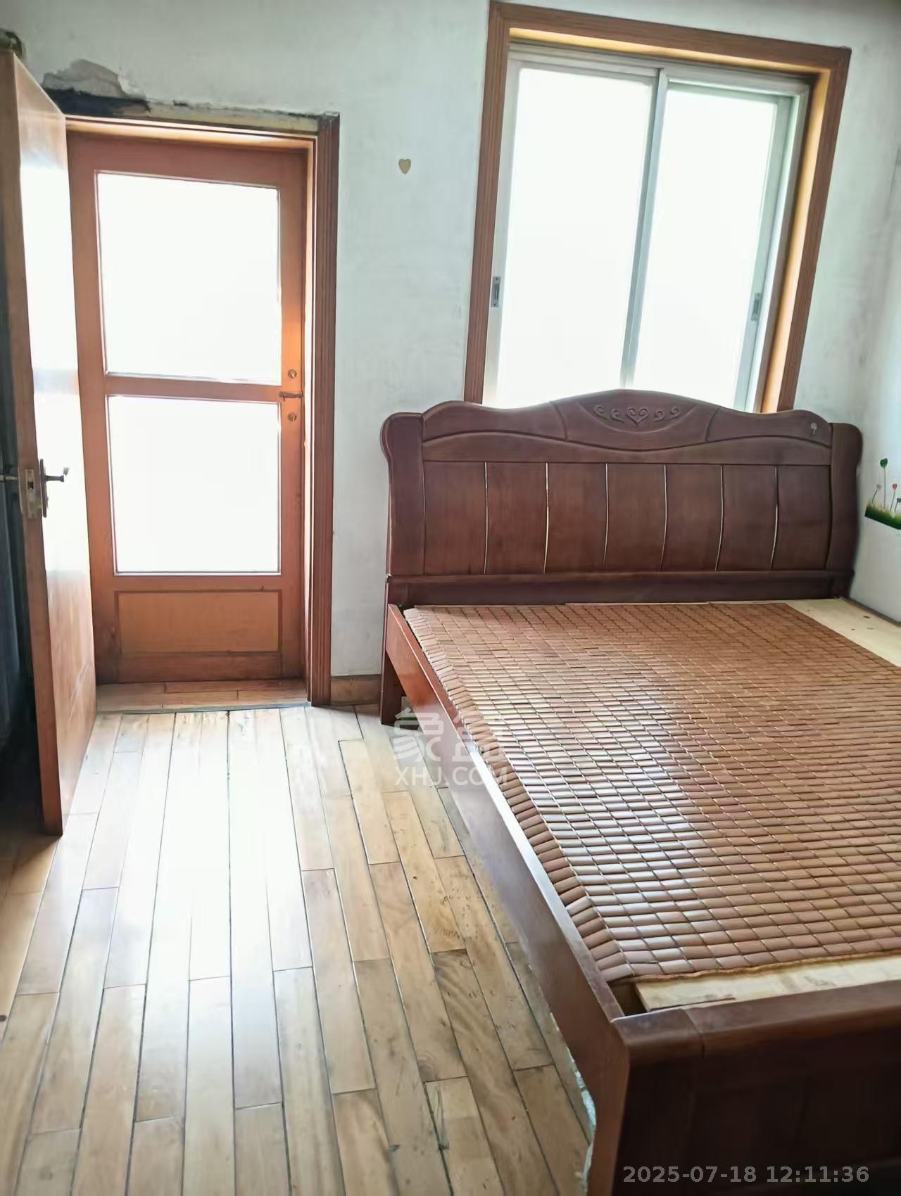 科教新村  3室2厅1卫   2600.00元/月室内图
