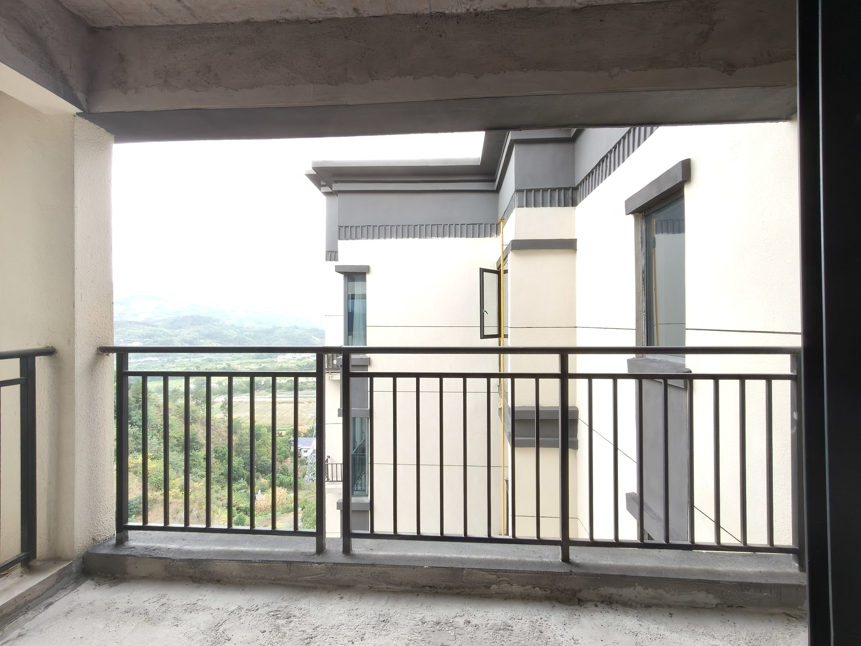 中建凤栖台  4室2厅3卫   78.90万客厅