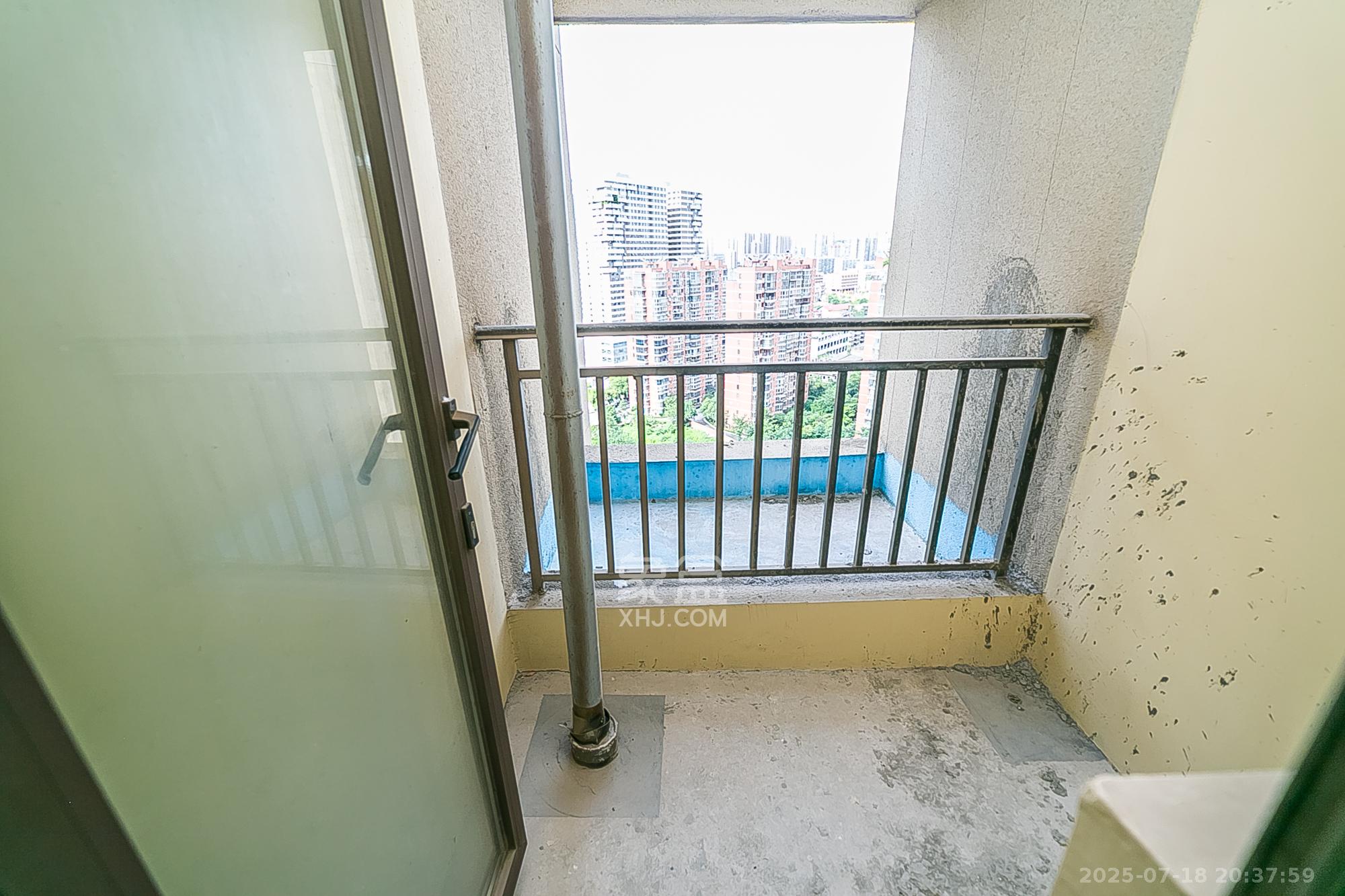 中建江山壹号  4室2厅2卫   330.00万阳台