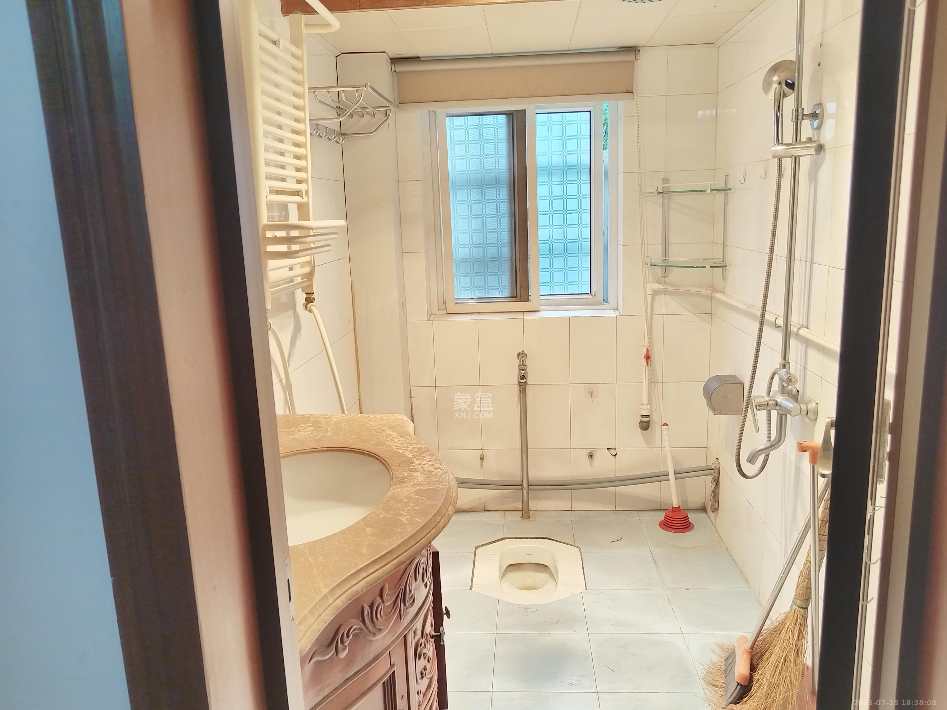 广厦新苑 4室2厅2卫 2800.0元/月 广厦新苑 4室2厅2卫 2800.0元/月室内图