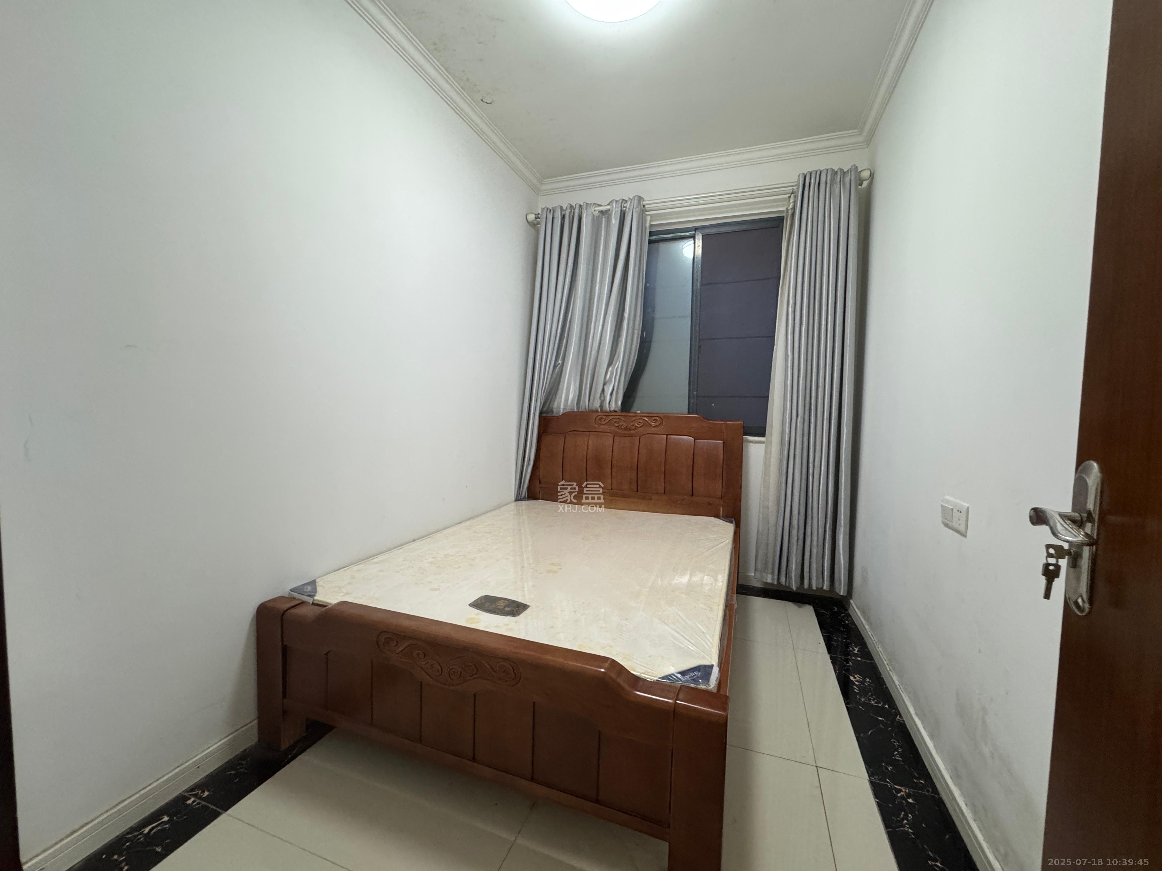 澳海月亮湾  3室2厅1卫    1800.0元/月室内图