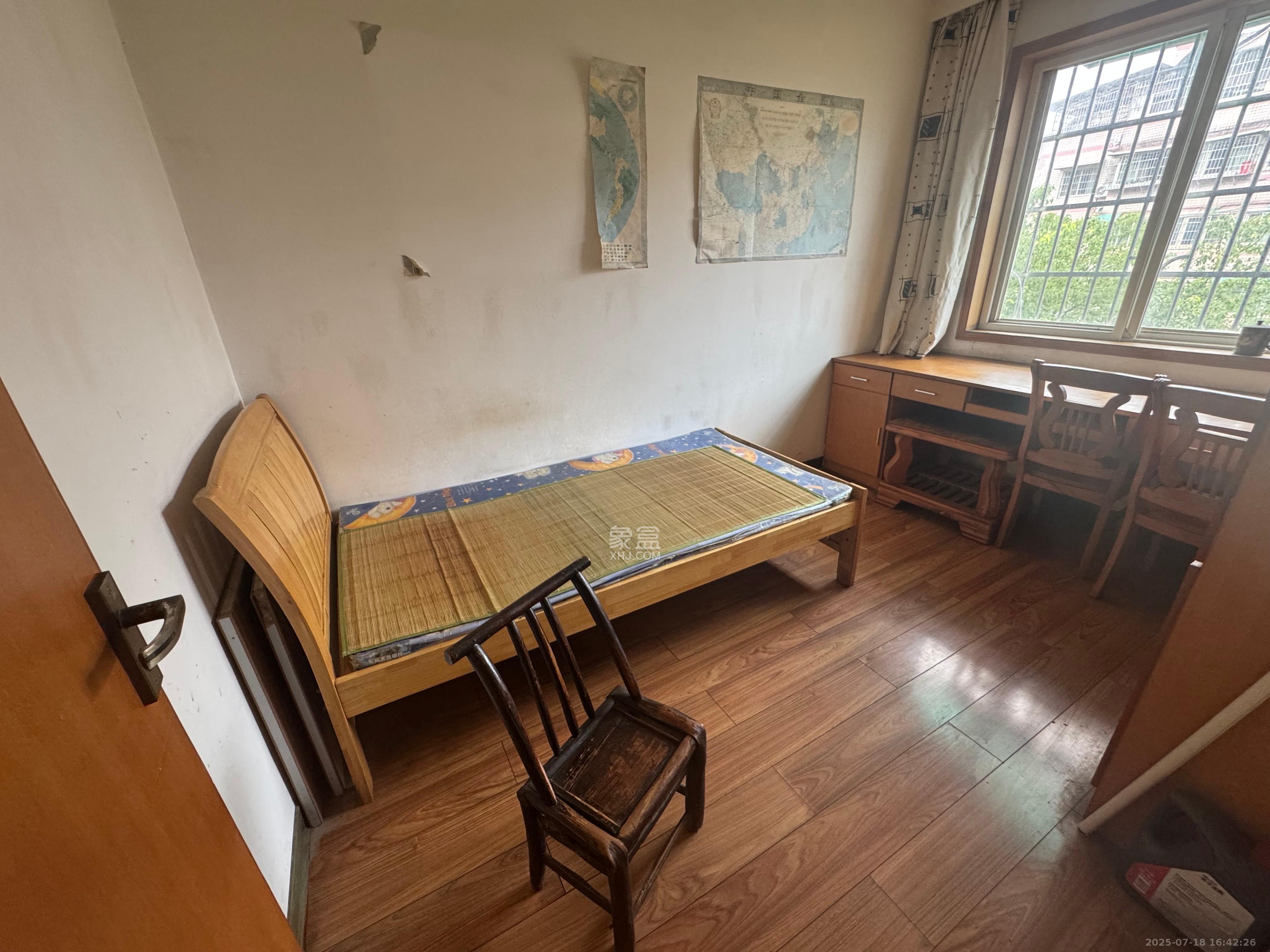 德馨园  3室2厅1卫    1400.0元/月 德馨园  3室2厅1卫    1400.0元/月室内图