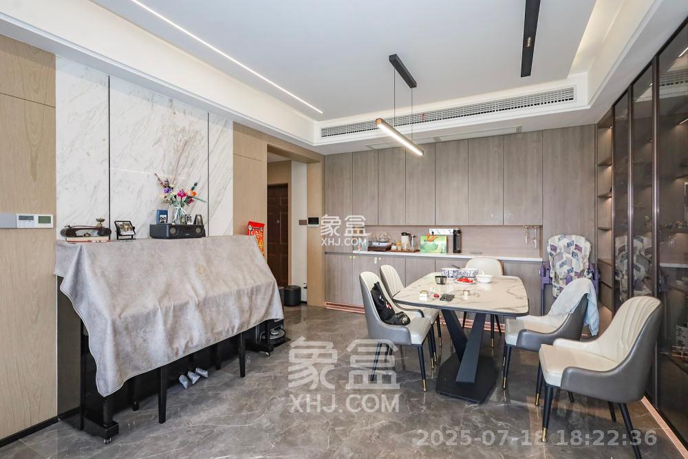 八方小区B区  3室2厅1卫   9200.00元/月室内图