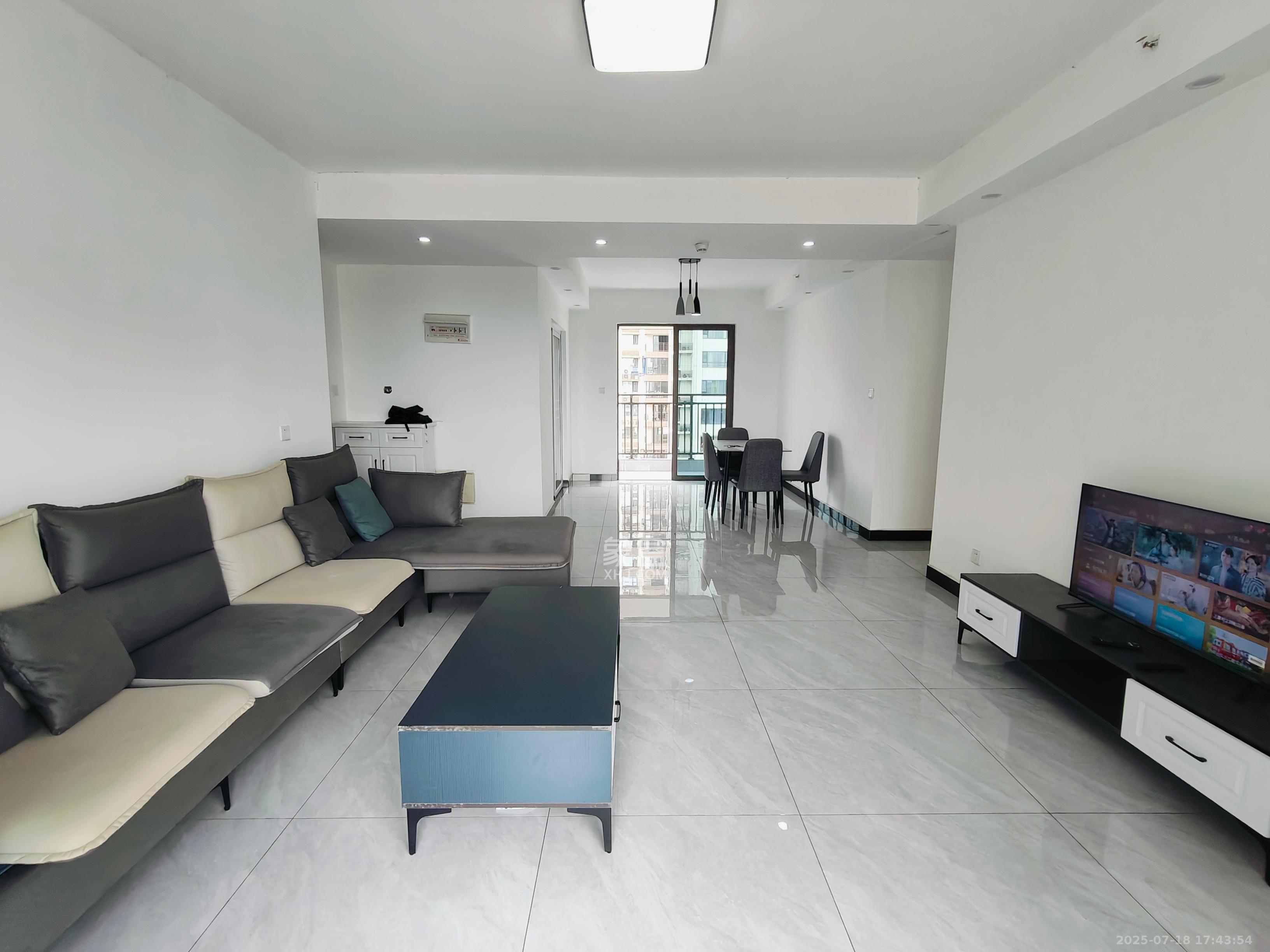 佳兆业云顶梅溪湖(佳兆业梅溪荟)  4室2厅2卫    3500.0元/月 佳兆业云顶梅溪湖(佳兆业梅溪荟)  4室2厅2卫    3500.0元/月室内图