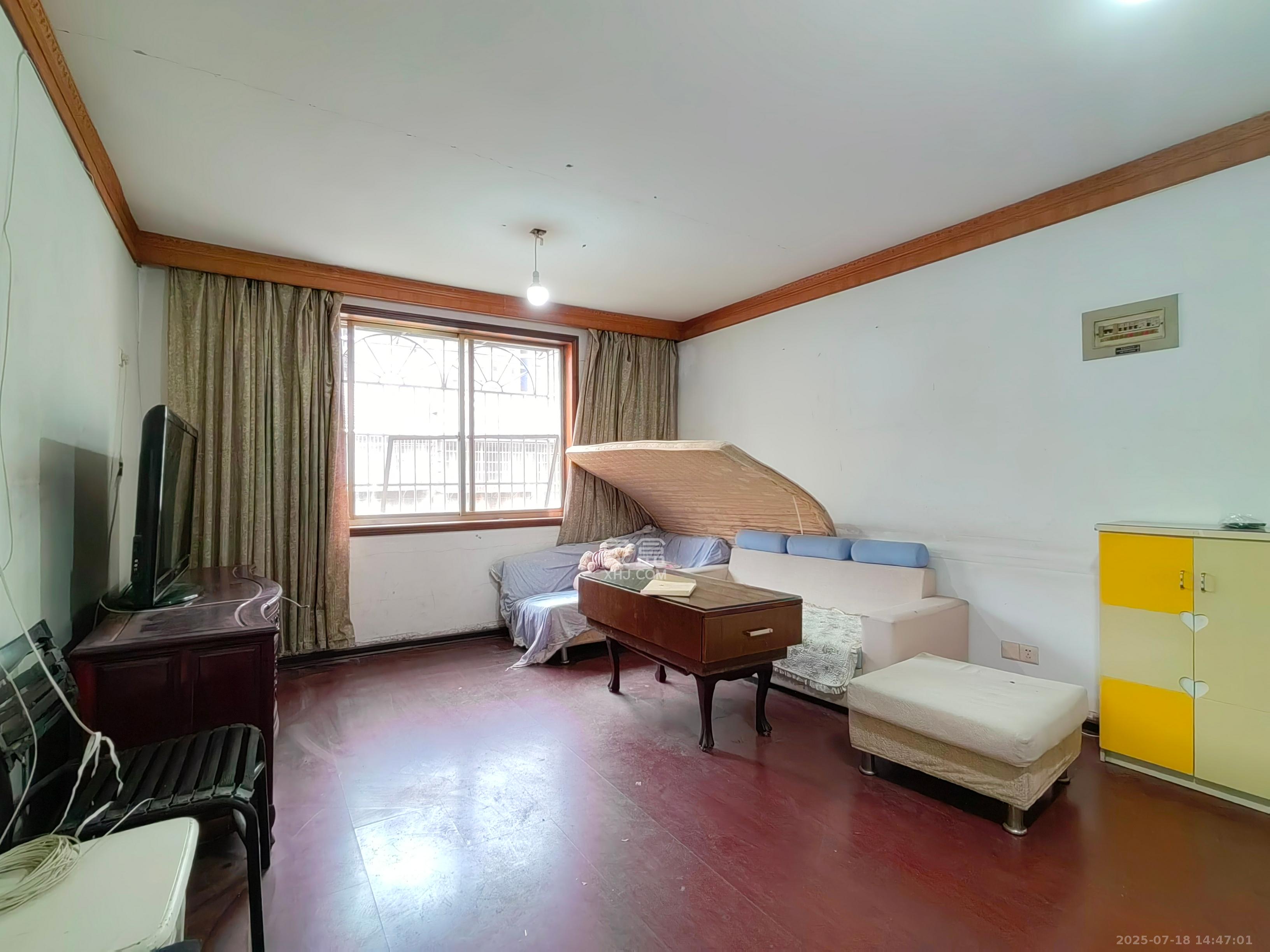 友谊社区（建湘瓷厂住宅小区）  1室0厅0卫   1600.00元/月