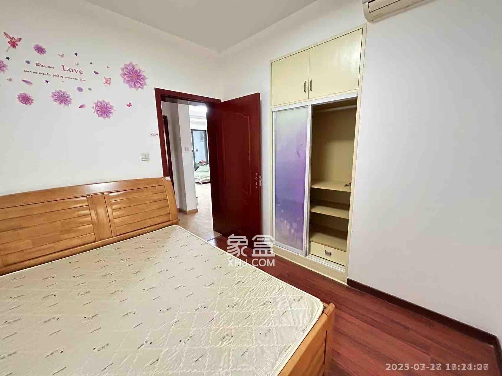 保利麓谷林语C区  3室2厅1卫   2300.00元/月室内图