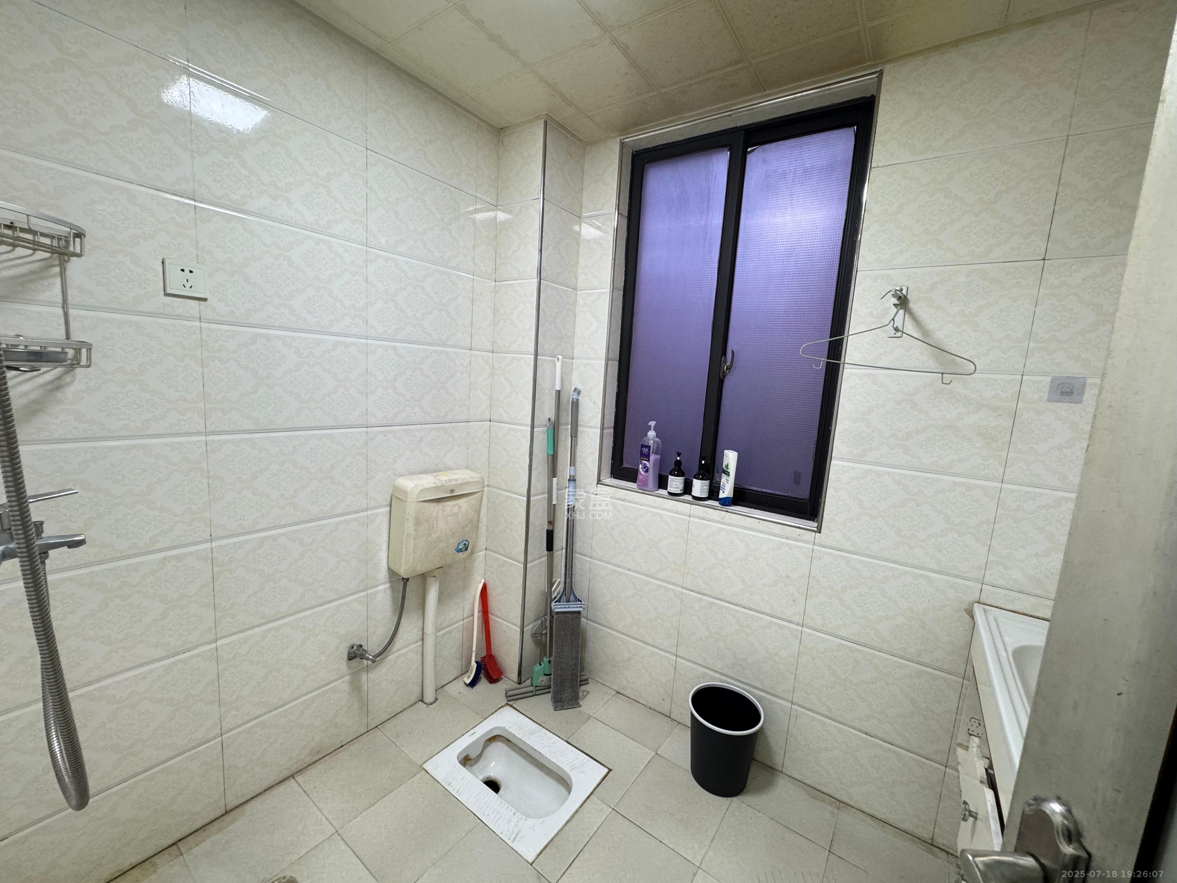 康斯丹郡(融程领秀佳园) 3室1厅1卫 2100.0元/月 康斯丹郡(融程领秀佳园) 3室1厅1卫 2100.0元/月室内图