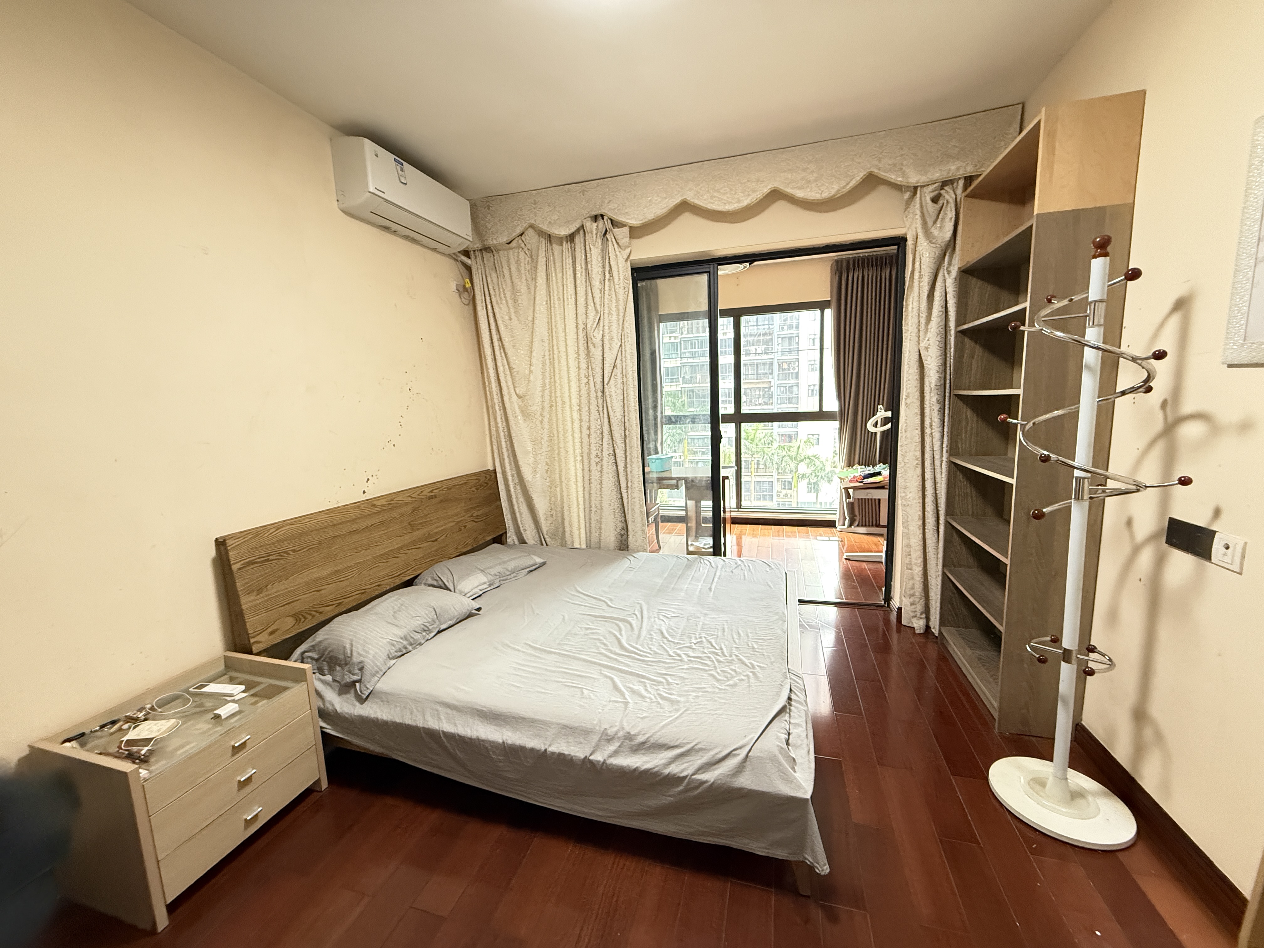 环强御景湾 3室2厅2卫 210.0万 环强御景湾 3室2厅2卫 210.0万客厅