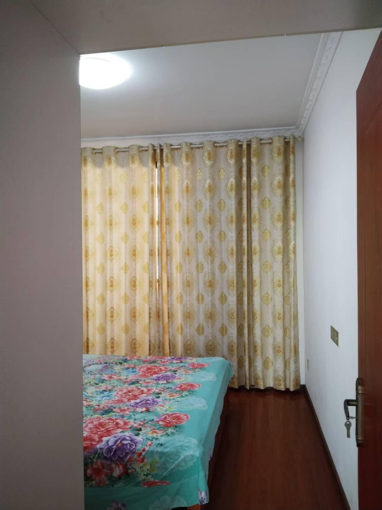 香格里拉 3室2厅2卫 1000.0元/月 香格里拉 3室2厅2卫 1000.0元/月室内图