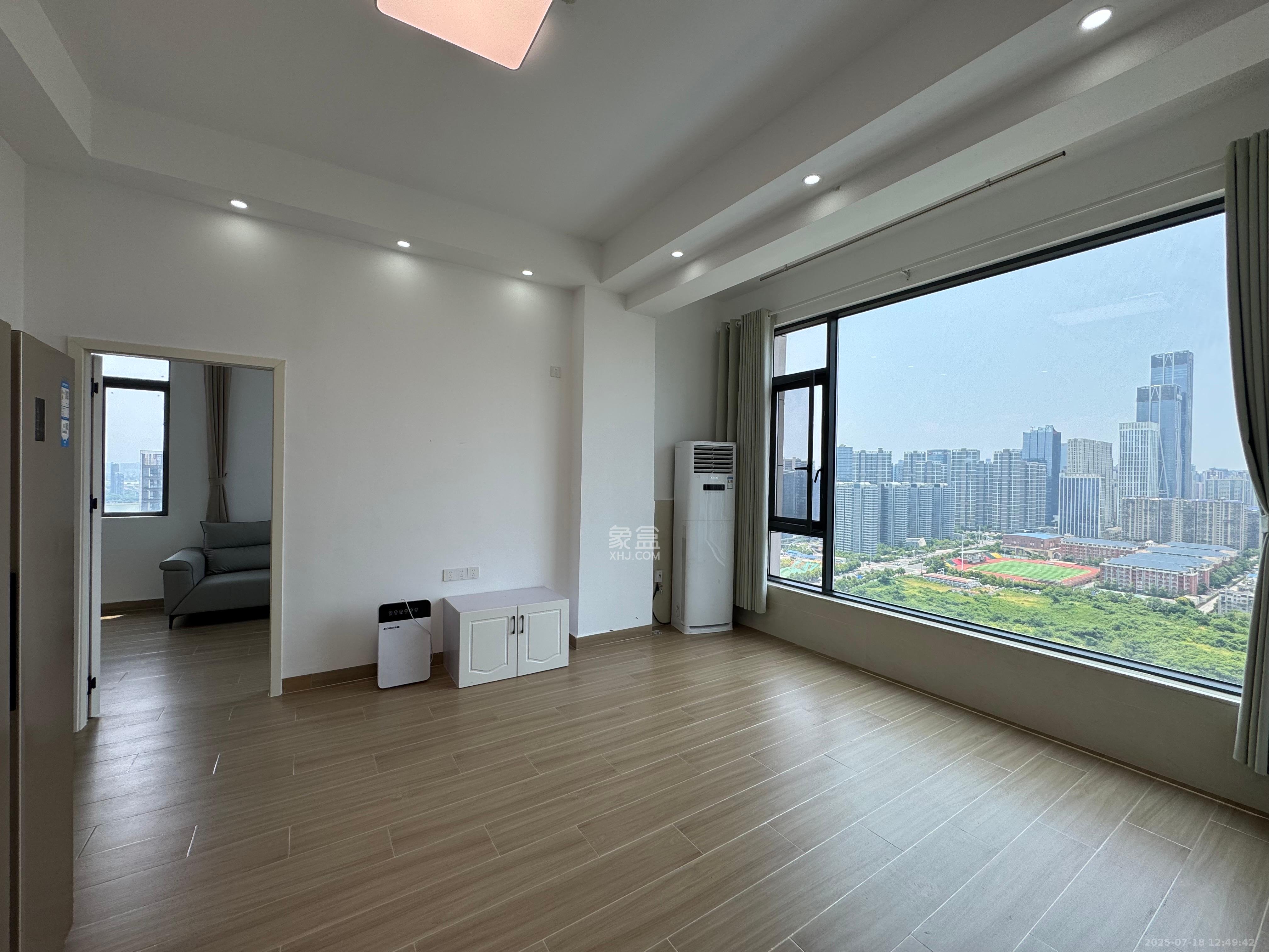 诺德滨江逸园（中铁逸园）  2室1厅1卫   2800.00元/月