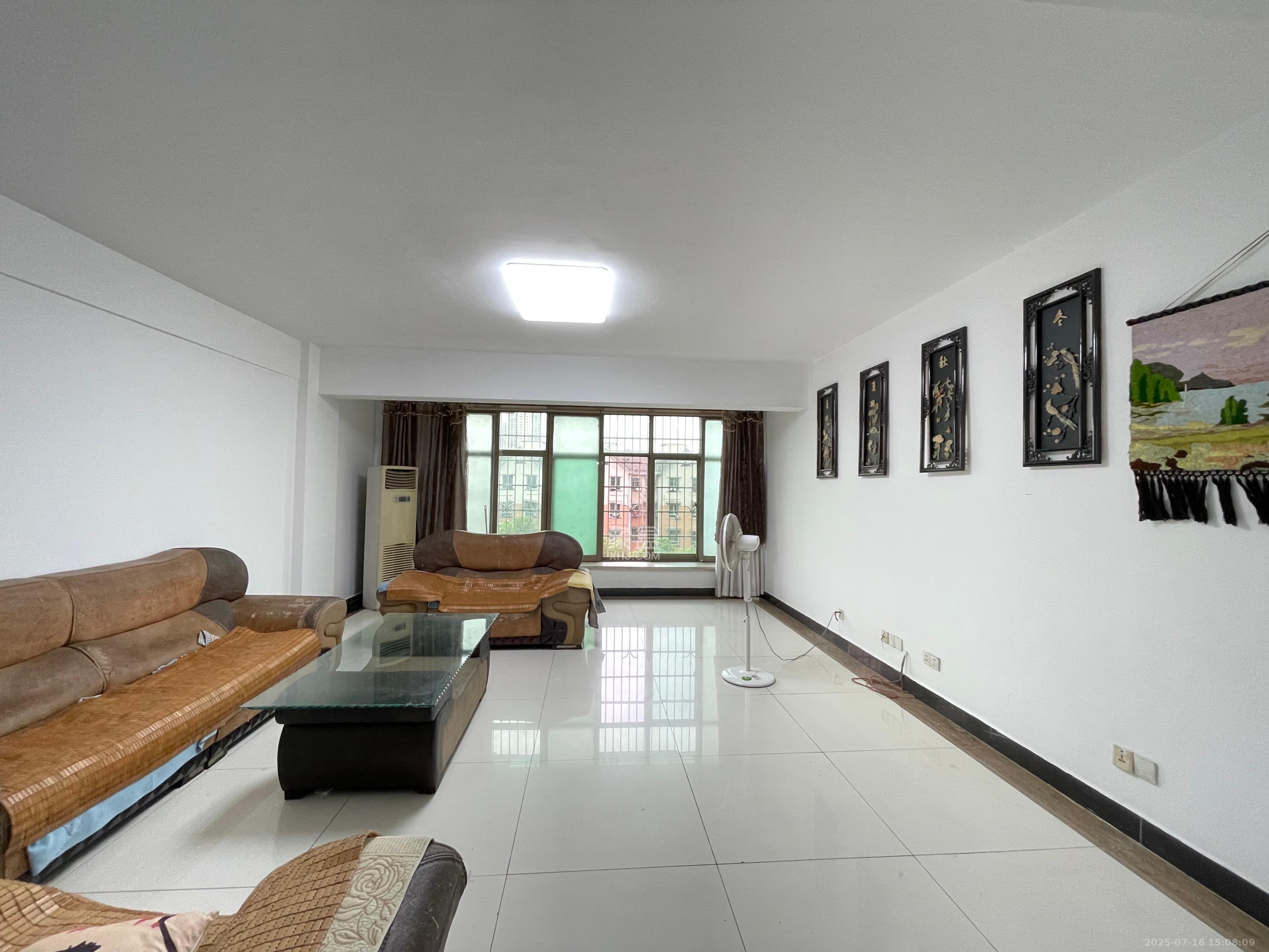 扬帆小区  3室2厅2卫    2100.0元/月 扬帆小区  3室2厅2卫    2100.0元/月室内图