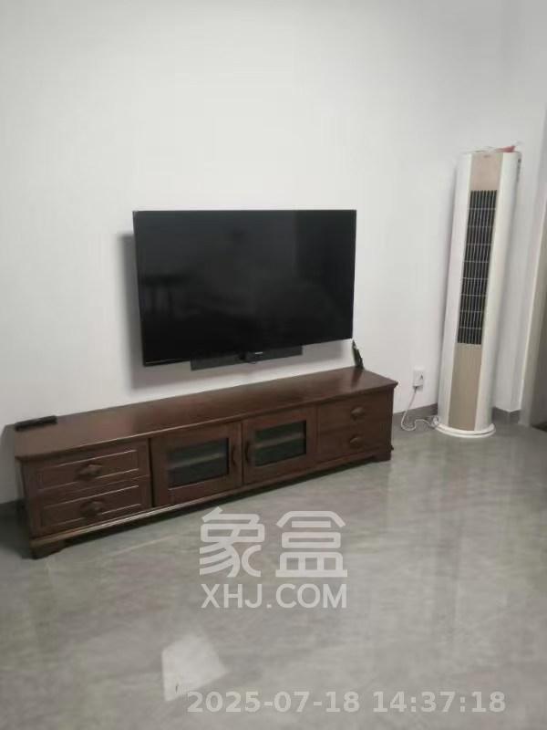 钱隆世家  3室2厅2卫   2000.00元/月室内图