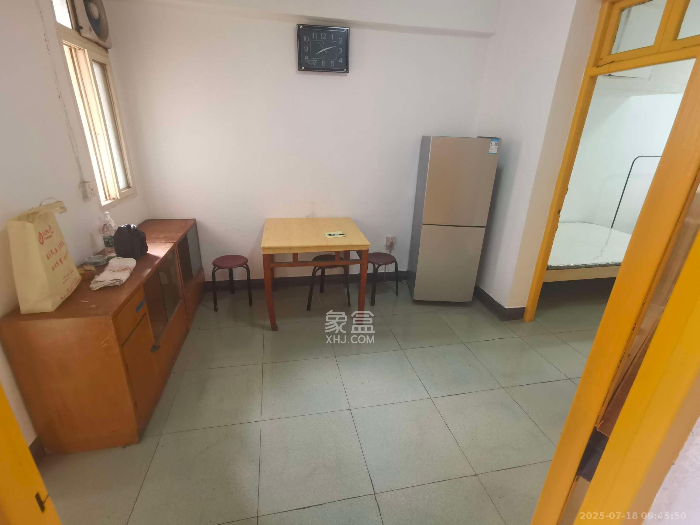 红旗社区  2室1厅1卫   1700.00元/月室内图