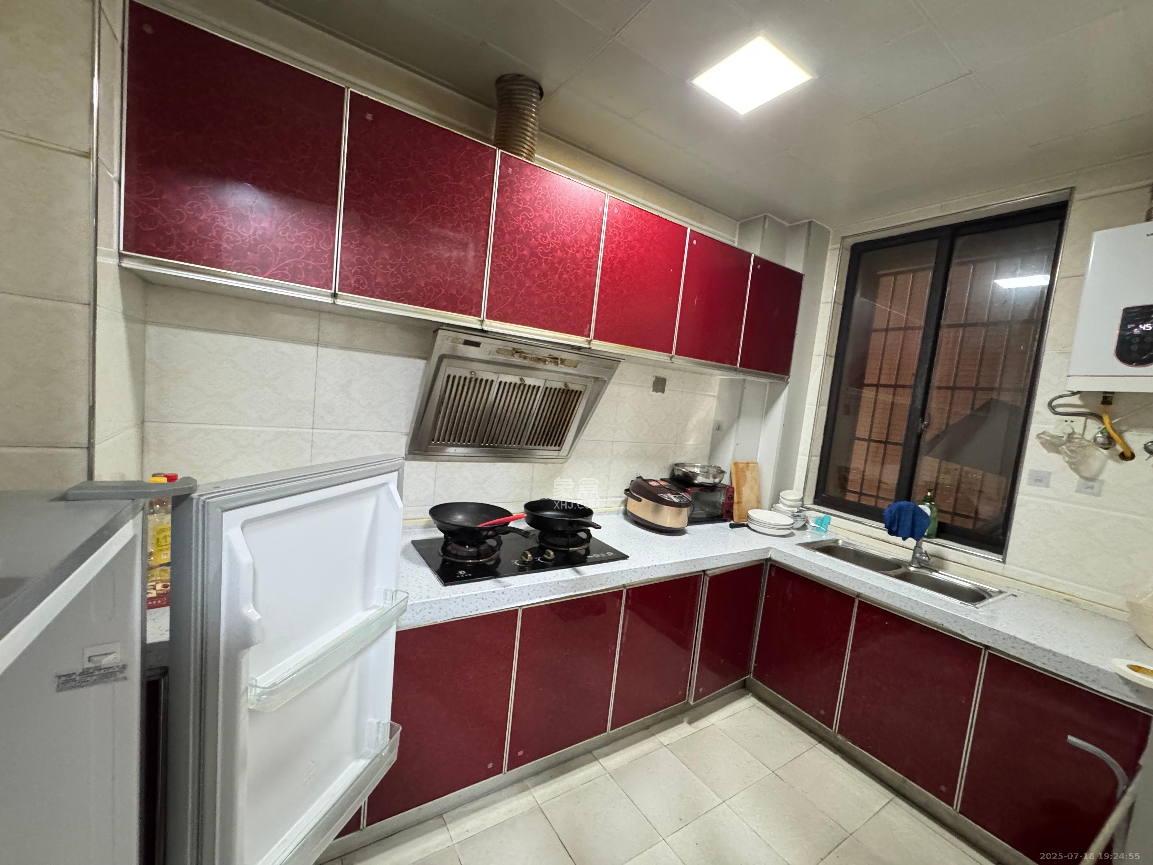 康斯丹郡(融程领秀佳园) 3室1厅1卫 2100.0元/月 康斯丹郡(融程领秀佳园) 3室1厅1卫 2100.0元/月室内图