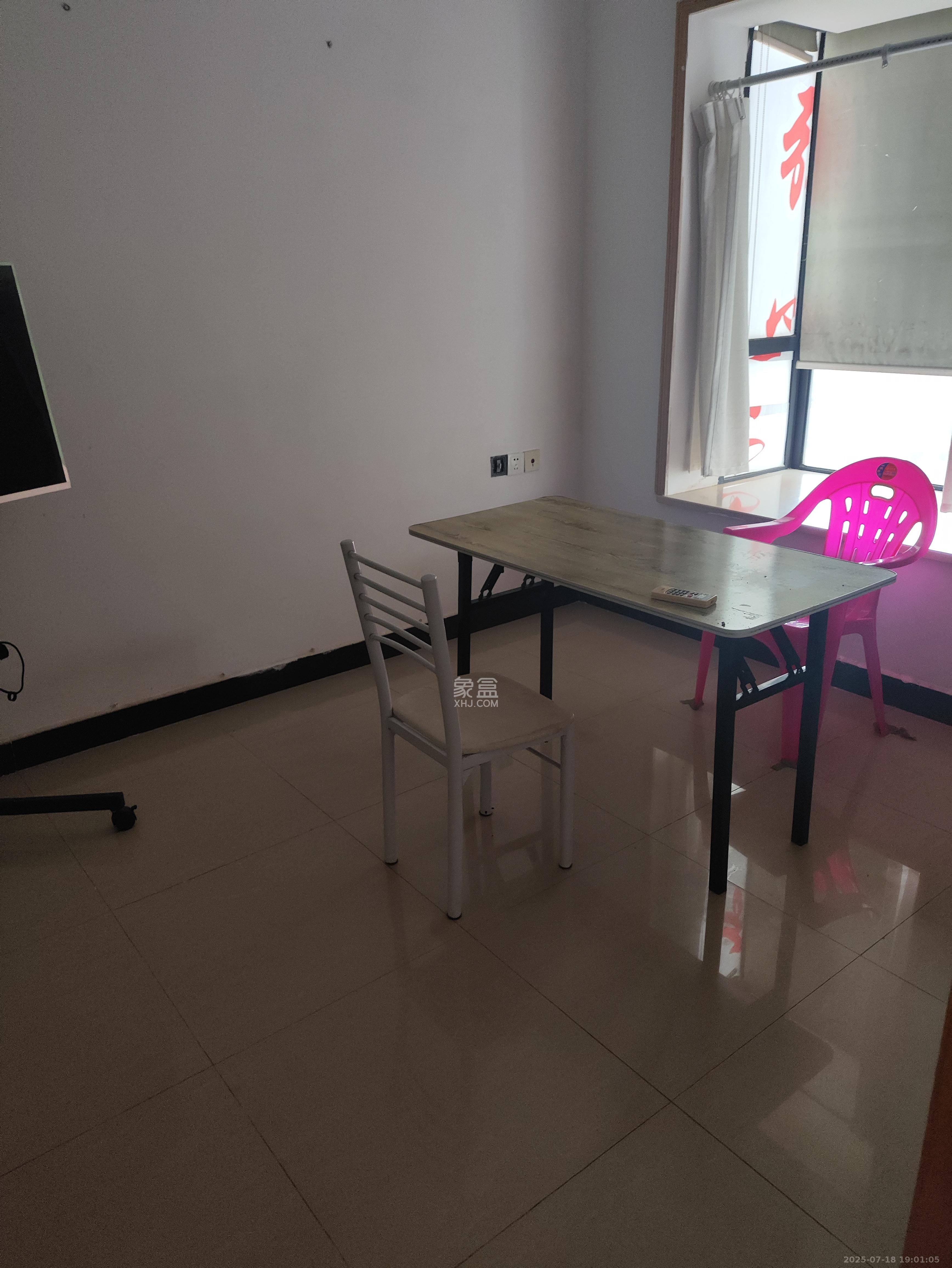 锦湘国际星城三期(锦绣苑) 1室0厅0卫 1900.0元/月 锦湘国际星城三期(锦绣苑) 1室0厅0卫 1900.0元/月室内图