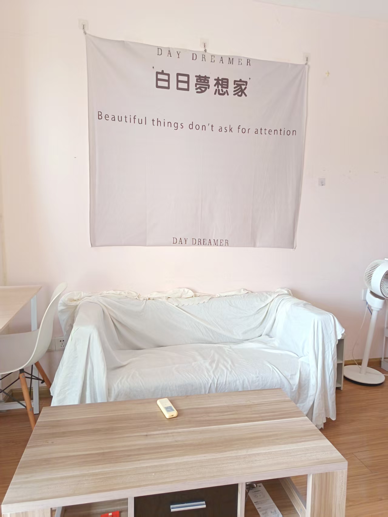 阳光青年城  1室1厅1卫    1000.0元/月 阳光青年城  1室1厅1卫    1000.0元/月室内图