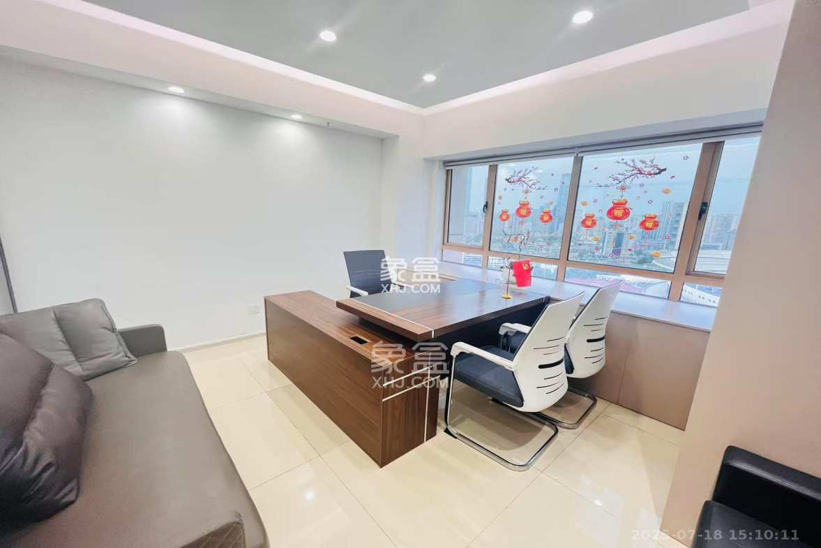 嘉盛国际广场  3室1厅1卫    11200.0元/月 嘉盛国际广场  3室1厅1卫    11200.0元/月室内图