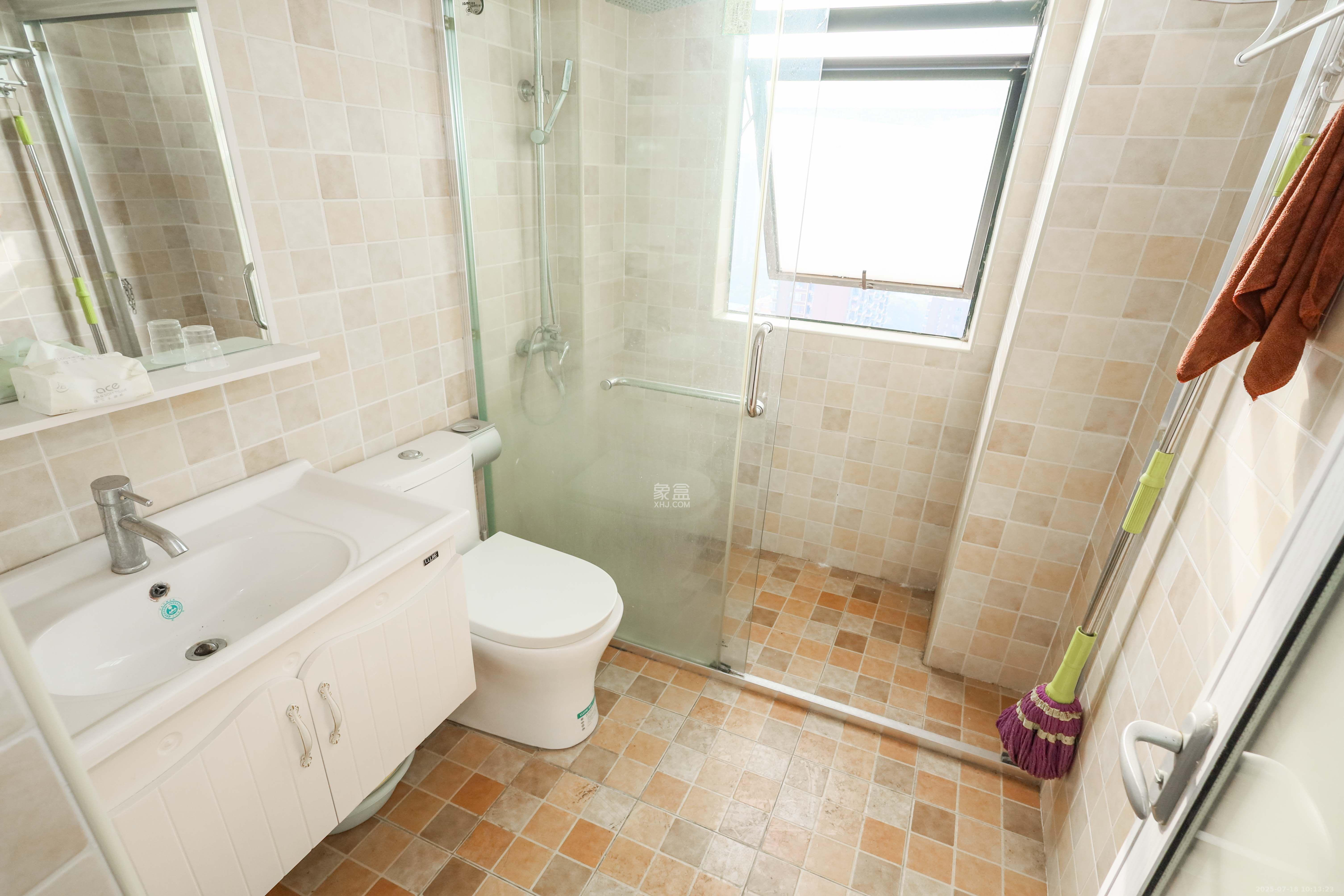 华美公寓(新猎鹰公寓)  3室2厅2卫    2100.0元/月 华美公寓(新猎鹰公寓)  3室2厅2卫    2100.0元/月室内图