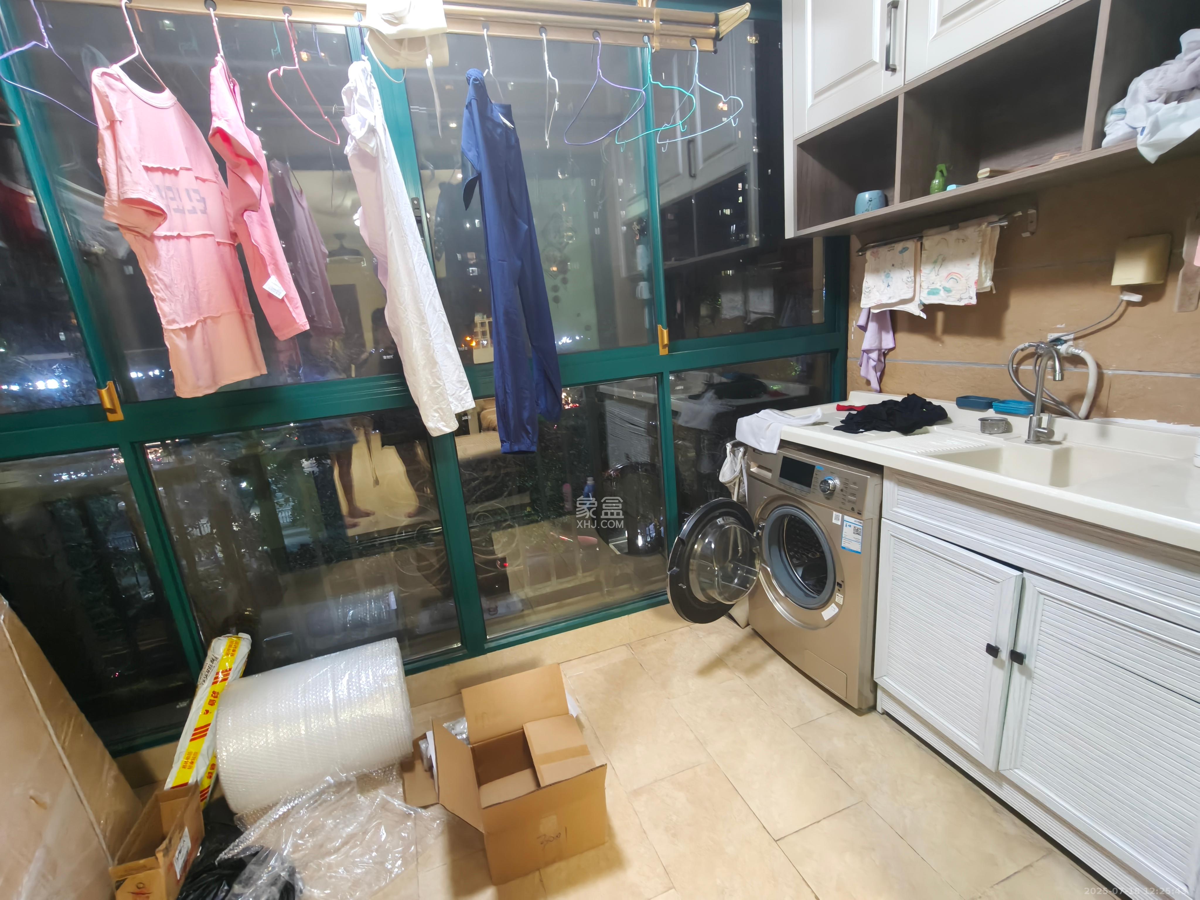 恒大翡翠华庭  1室2厅2卫    2200.0元/月室内图