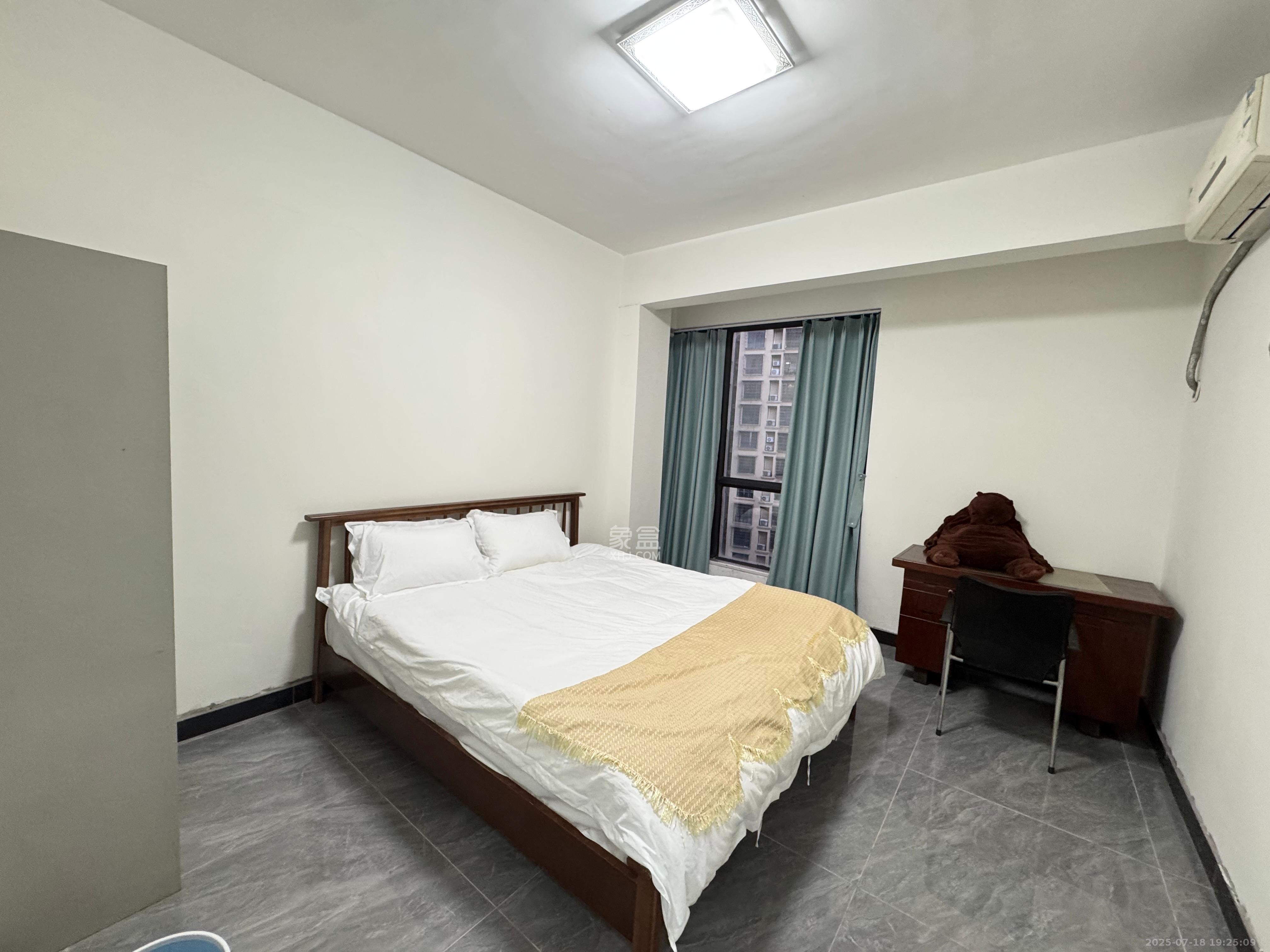 康斯丹郡(融程领秀佳园) 3室1厅1卫 2100.0元/月 康斯丹郡(融程领秀佳园) 3室1厅1卫 2100.0元/月室内图