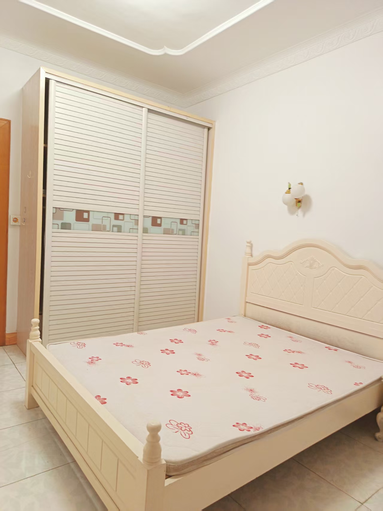 秀峰小区 2室2厅1卫 900.0元/月 秀峰小区 2室2厅1卫 900.0元/月室内图