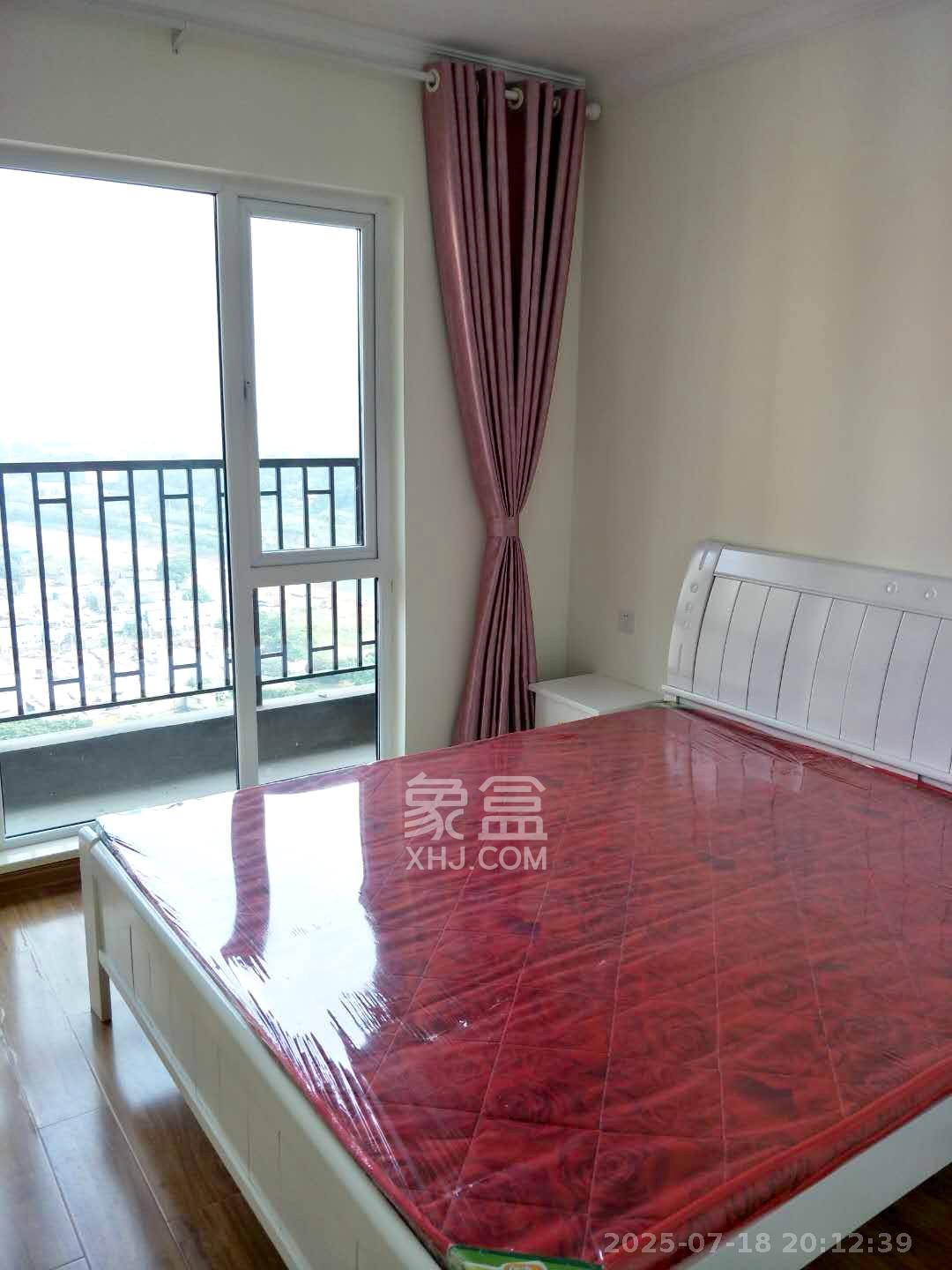 绿地之窗  3室2厅1卫    2100.0元/月室内图