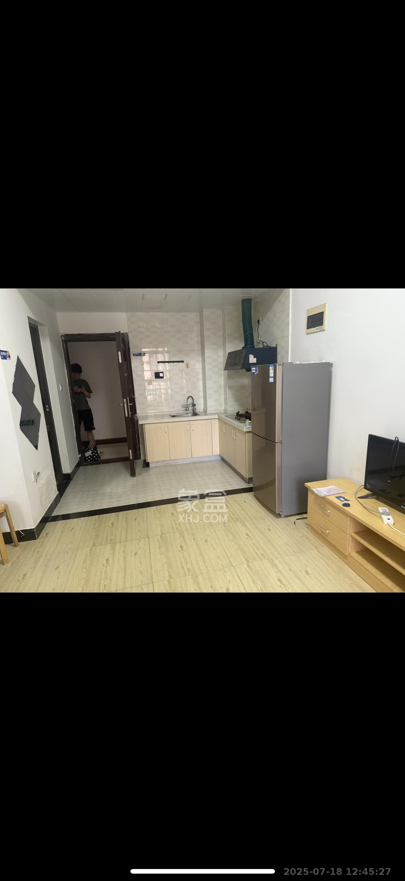 鑫远湘府逸园  1室1厅1卫   1300.00元/月室内图